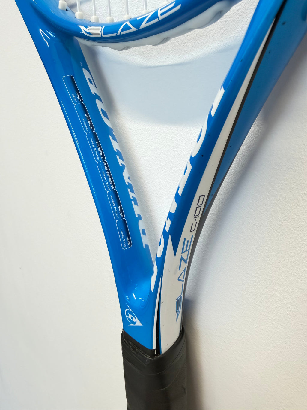 Detail of Dunlop Blaze C-100 throat with black grip