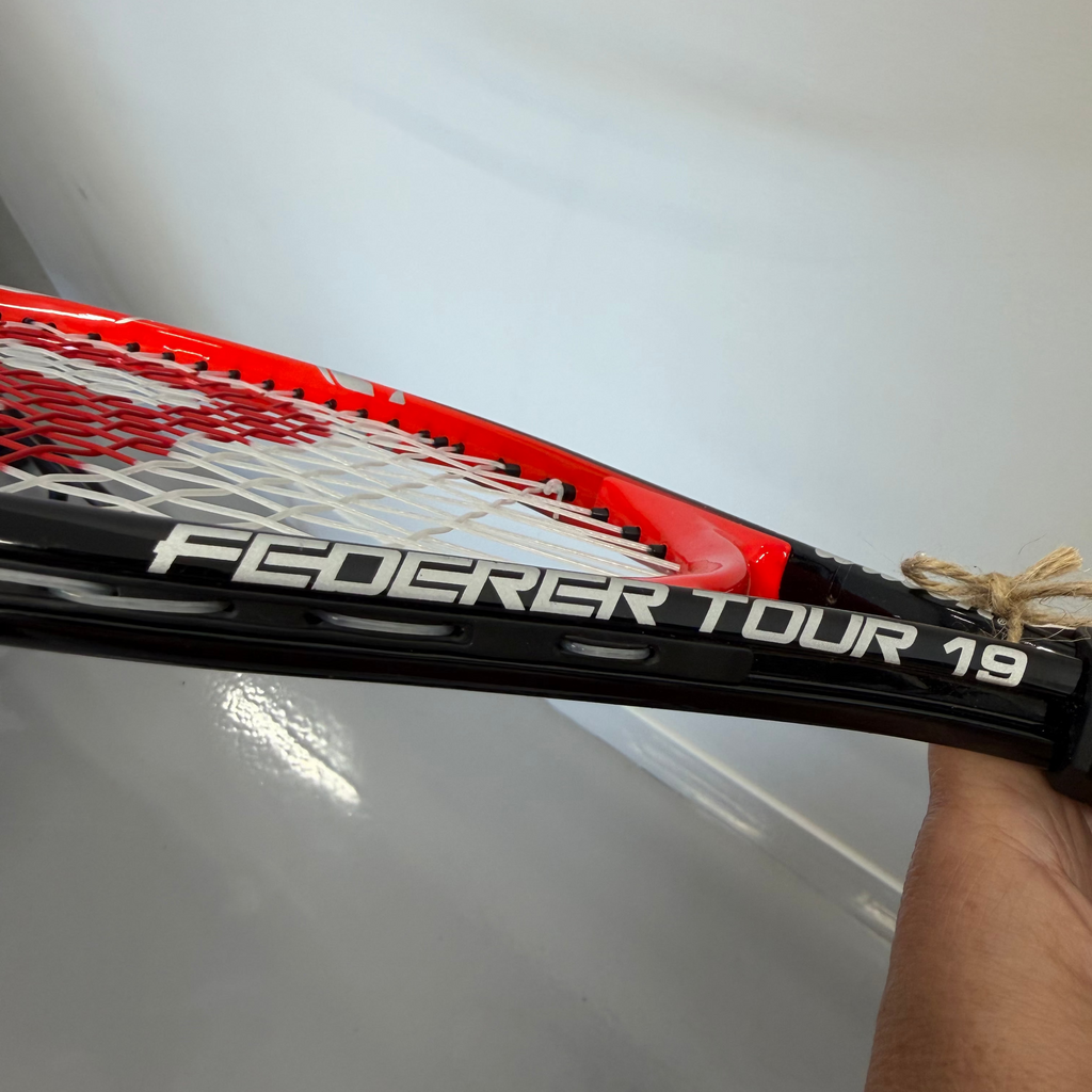 Wilson Federer Tour 19 tennis racket frame close-up