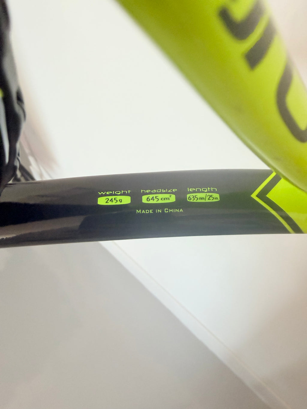 Babolat Aero Jr25 tennis racket specifications showing weight, headsize, and length