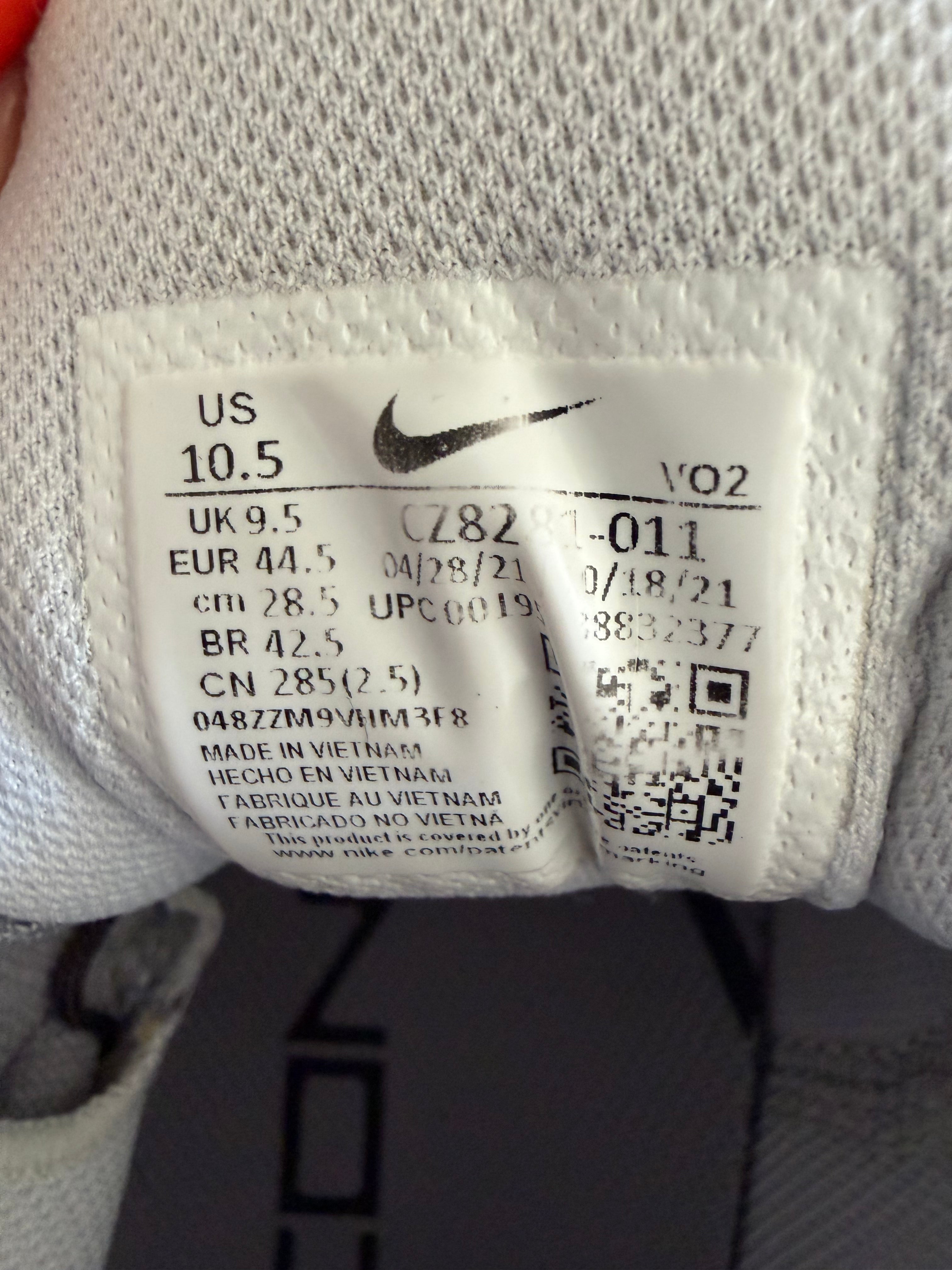 Nike Metcon 7 size tag showing UK 9.5, US 10.5, product details