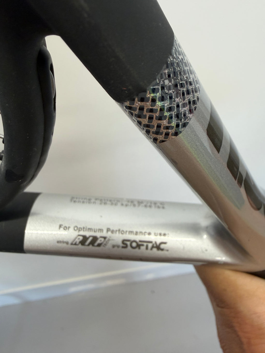Performance grip and string info on HEAD Ti.S6 tennis racket