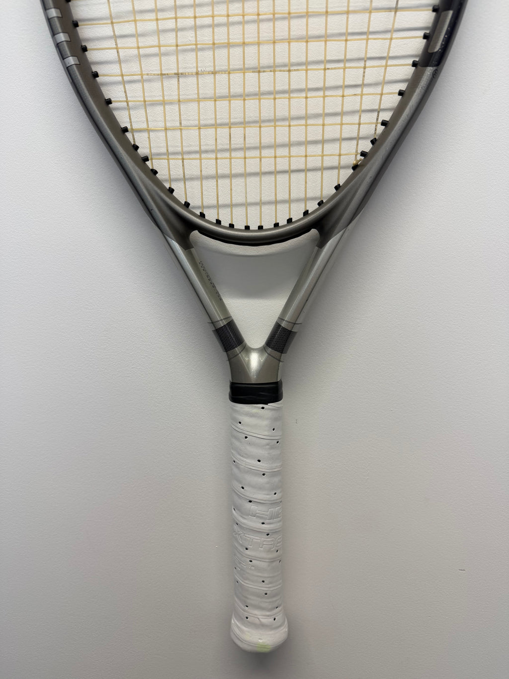 Close-up of HEAD Ti.S6 tennis racket handle and frame