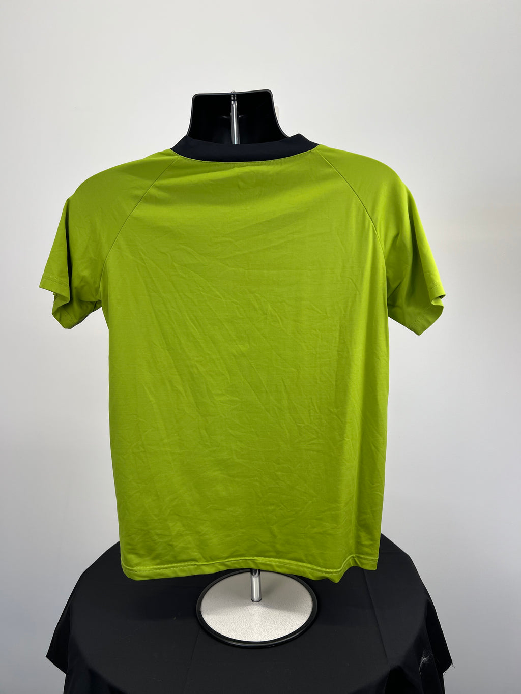Back view of Röhnisch green V-neck women's t-shirt size 42/44 showing plain design