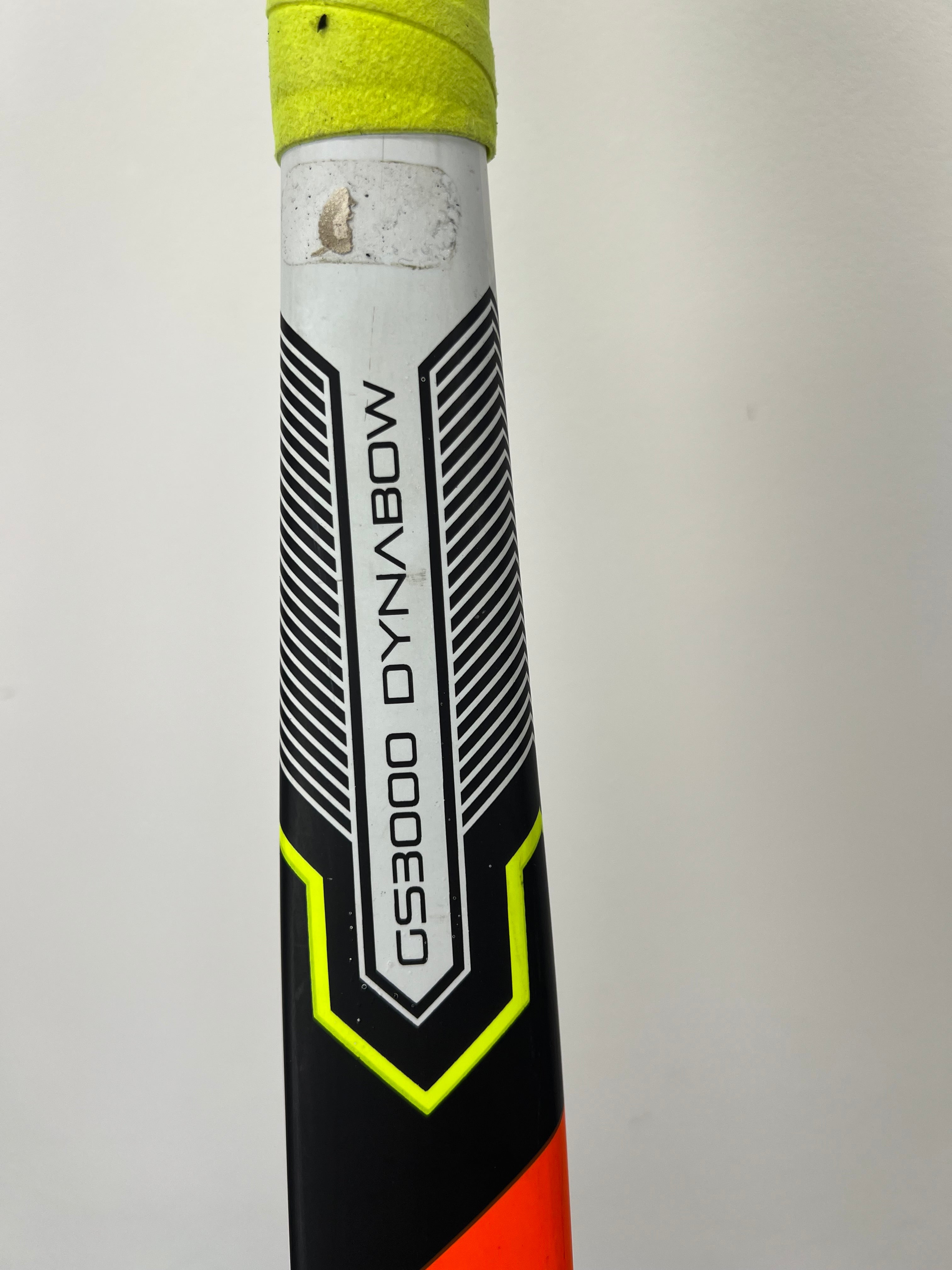 Close-up of Grays GS3000 Dynabow Micro 50 hockey stick mid shaft showing design and model name