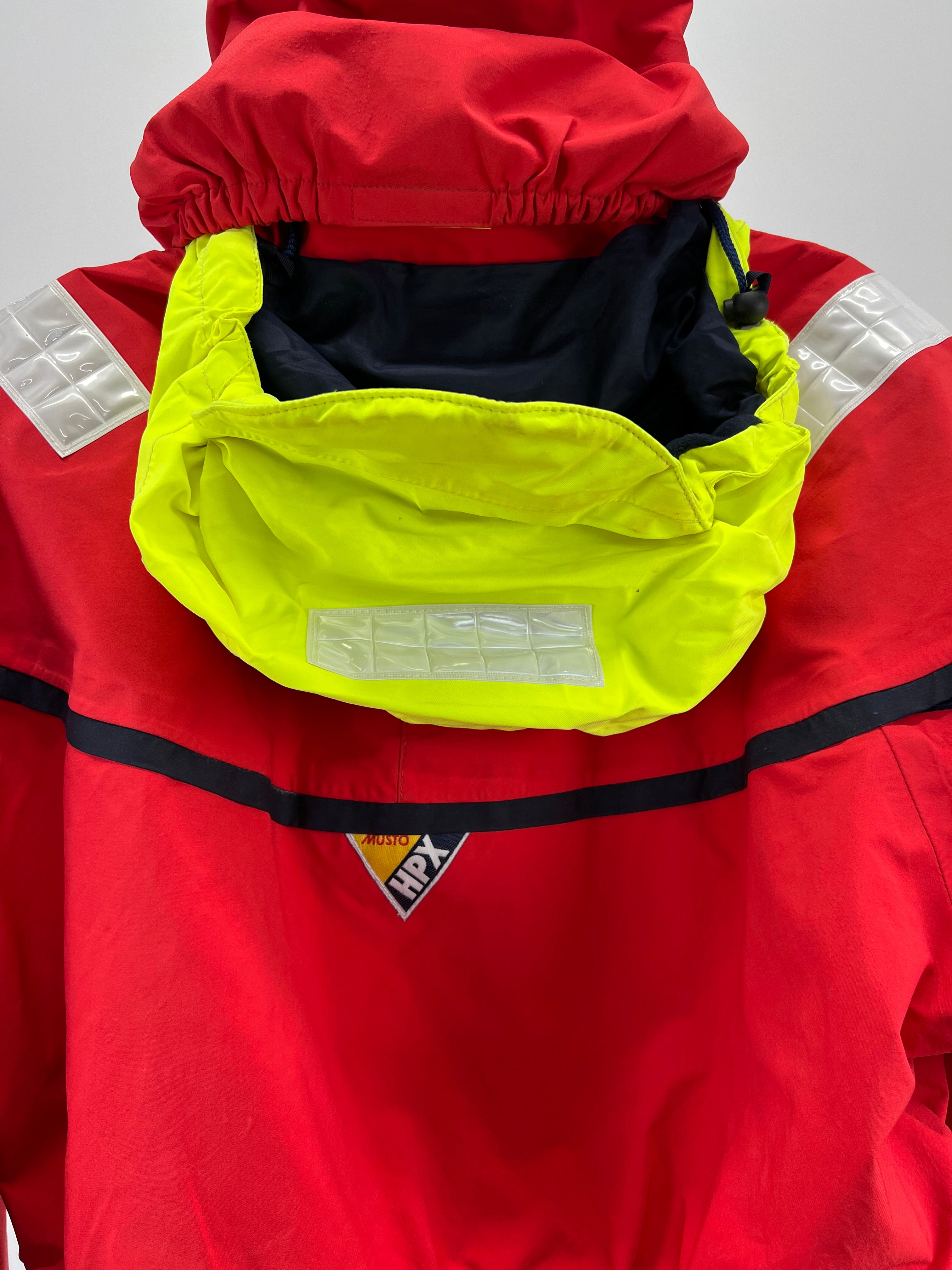 Inner label showing Musto Yachting logo and size XXL on mesh lining