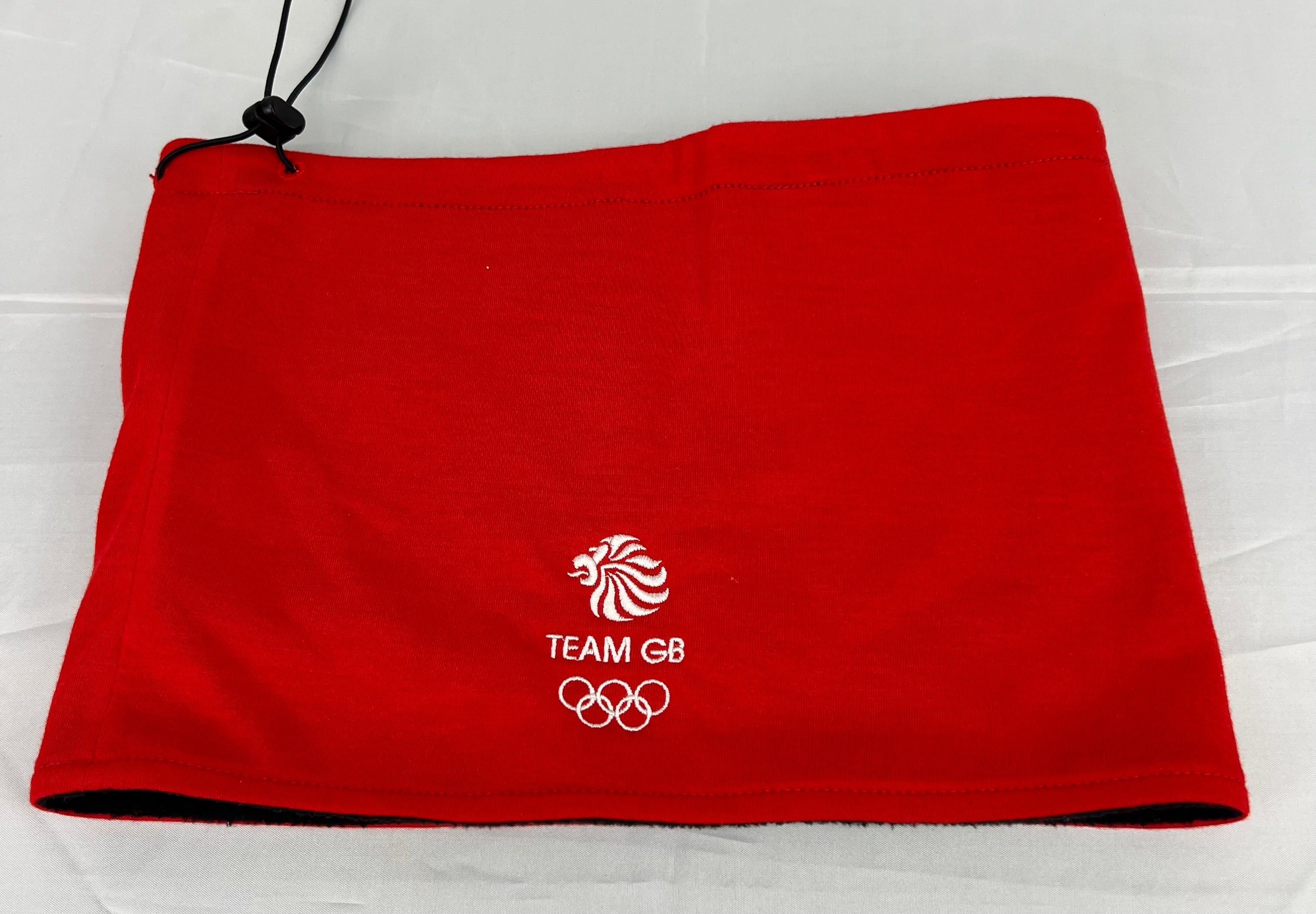 Red neck warmer embroidered with Team GB and Olympic rings logos