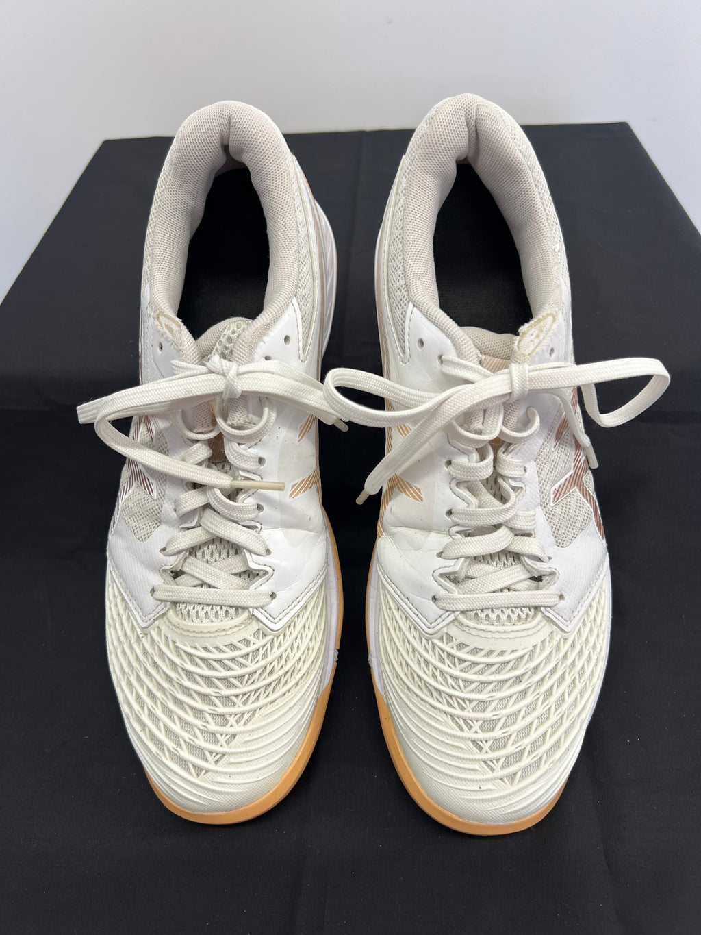 Top view of Asics Field Ultimate FF hockey shoes showing white mesh and synthetic upper with lace-up closure