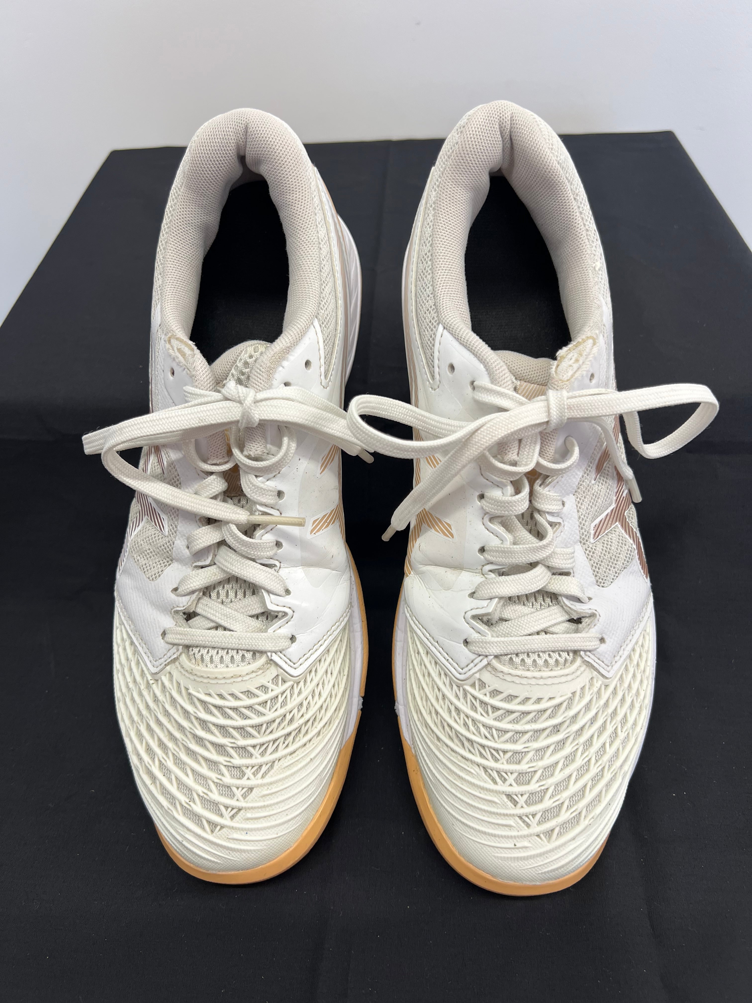 Top view of Asics Field Ultimate FF hockey shoes showing white mesh and synthetic upper with lace-up closure