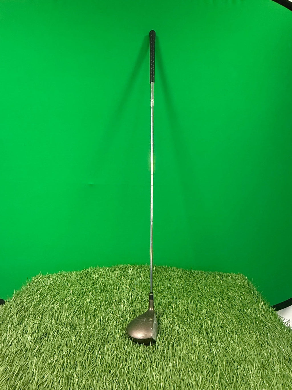 Arnold Palmer ICD 3 wood golf club photographed on artificial grass background