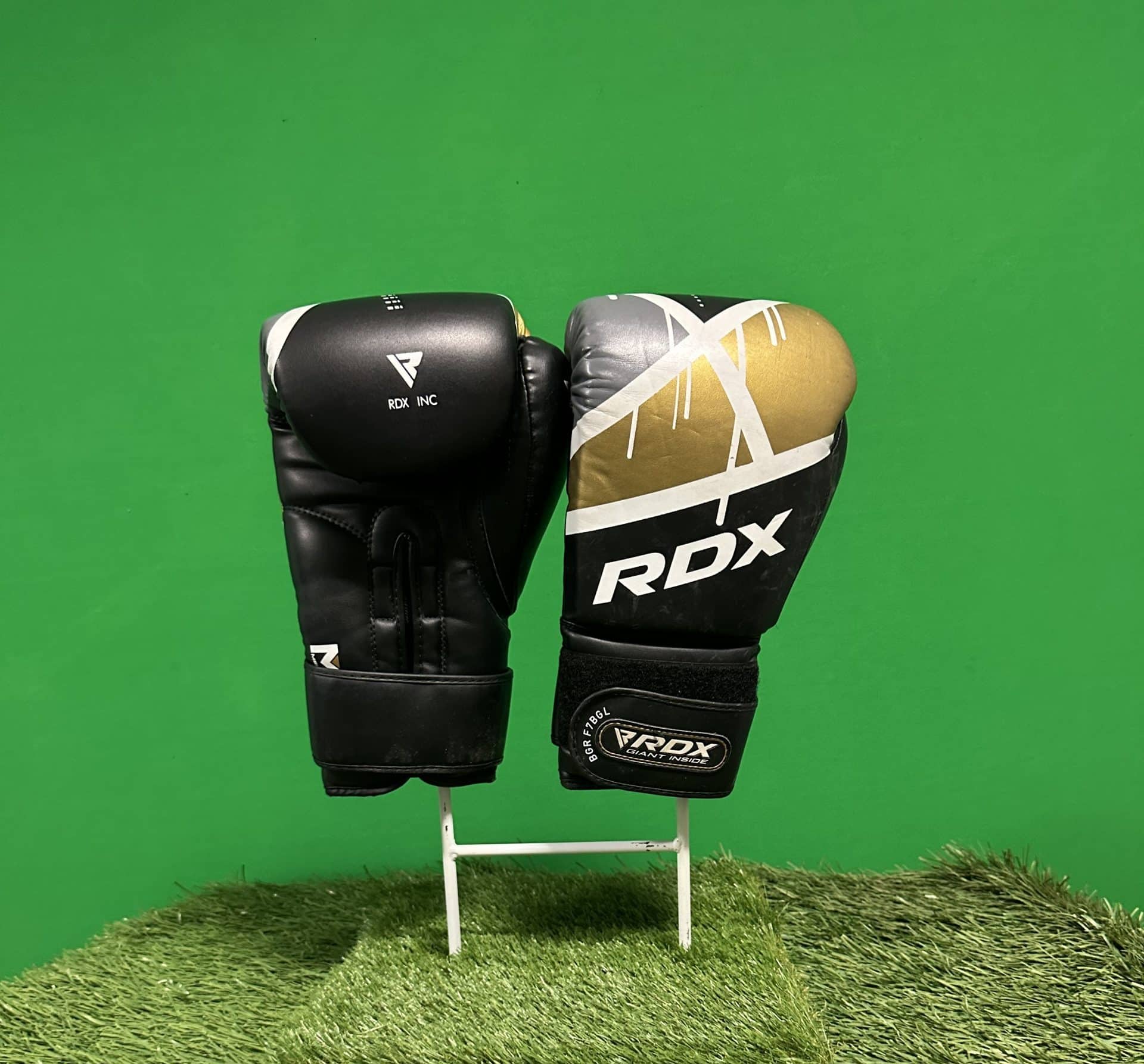 Boxing Gloves - RDX 16oz - kitround kitround product