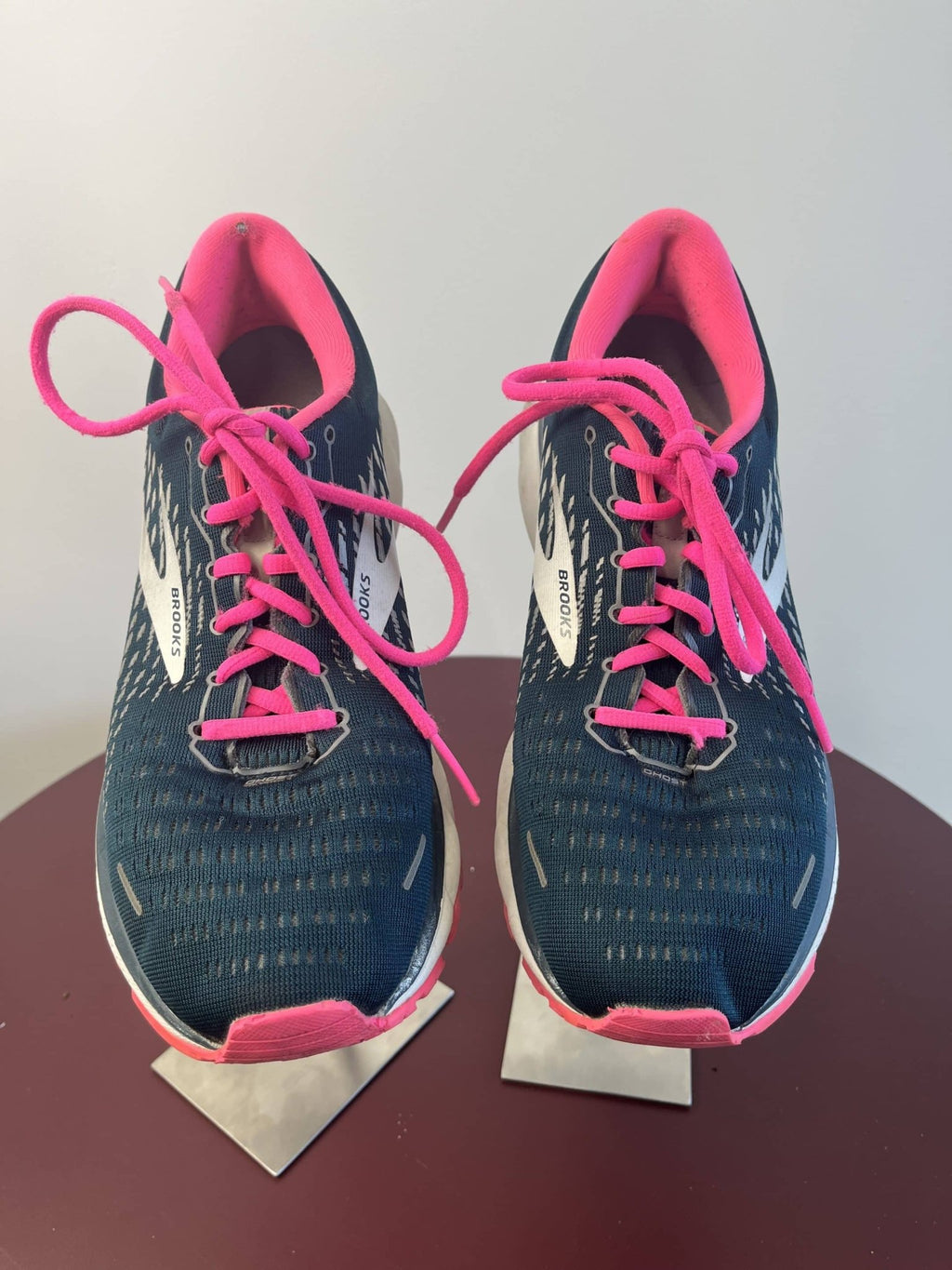 Brooks Running Shoes - Dark Blue with Pink Accents - kitround kitround product