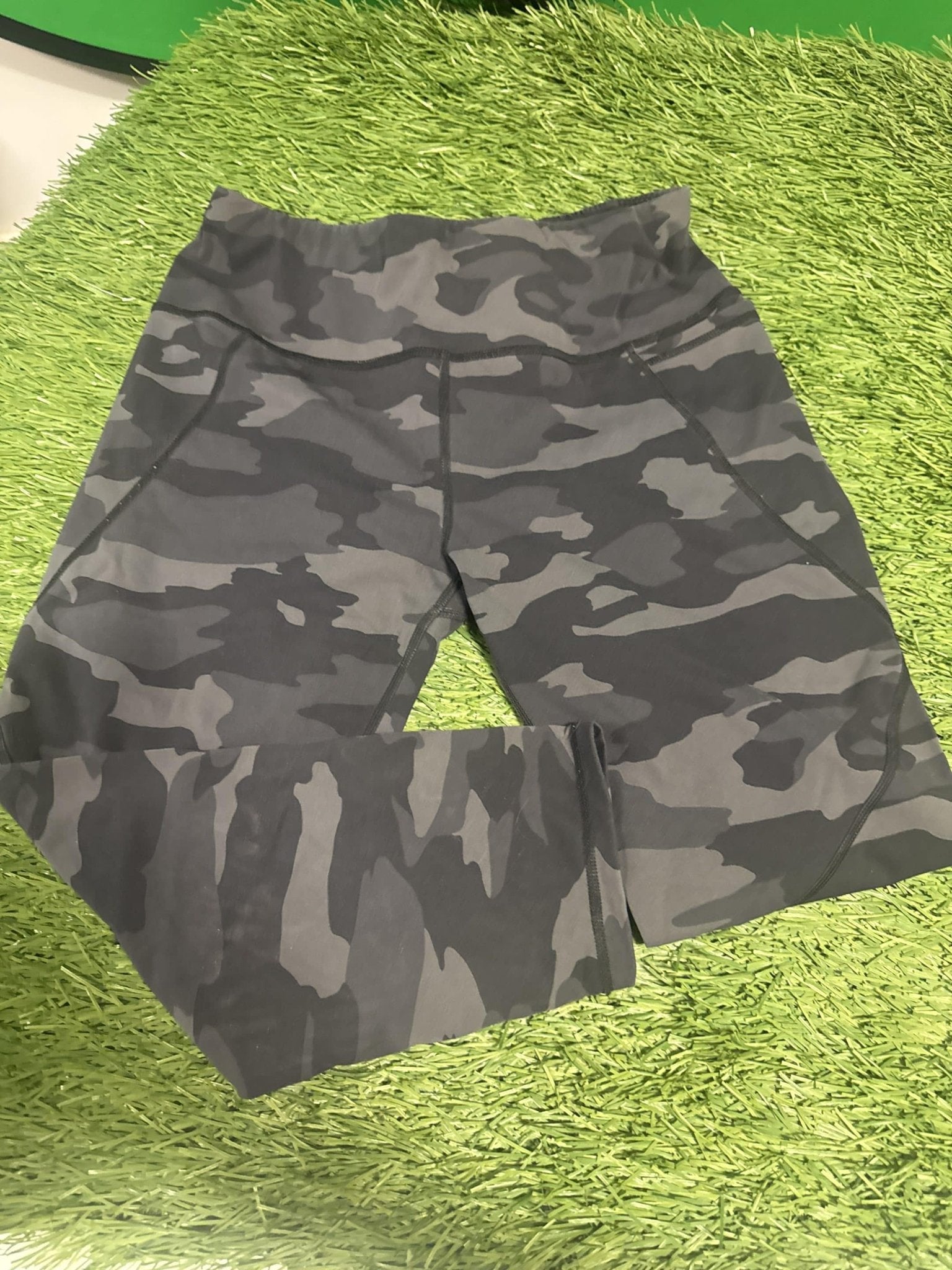 Camo Print Athletic 3/4 length Leggings - kitround kitround product