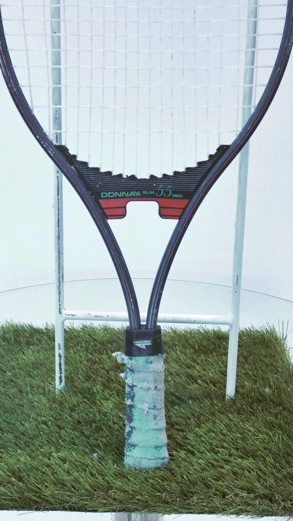 Donnay Tennis Racquet 21 inches in length Grip 4 inches Size 0 - kitround kitround product