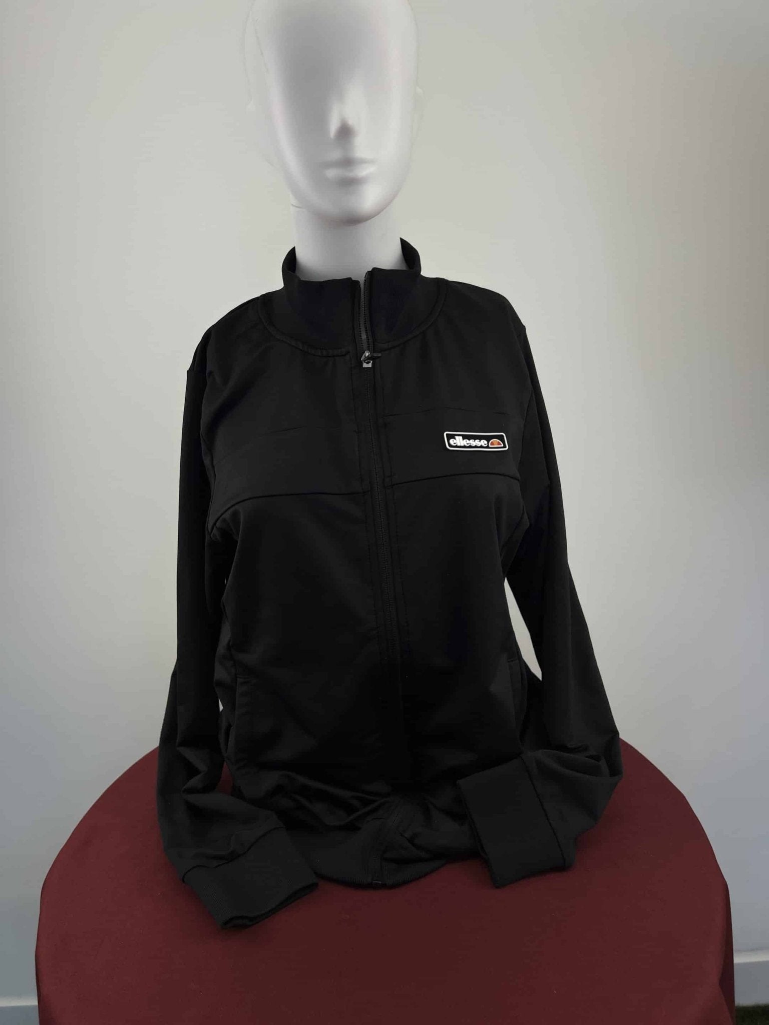 Ellesse Black Jacket - kitround kitround product