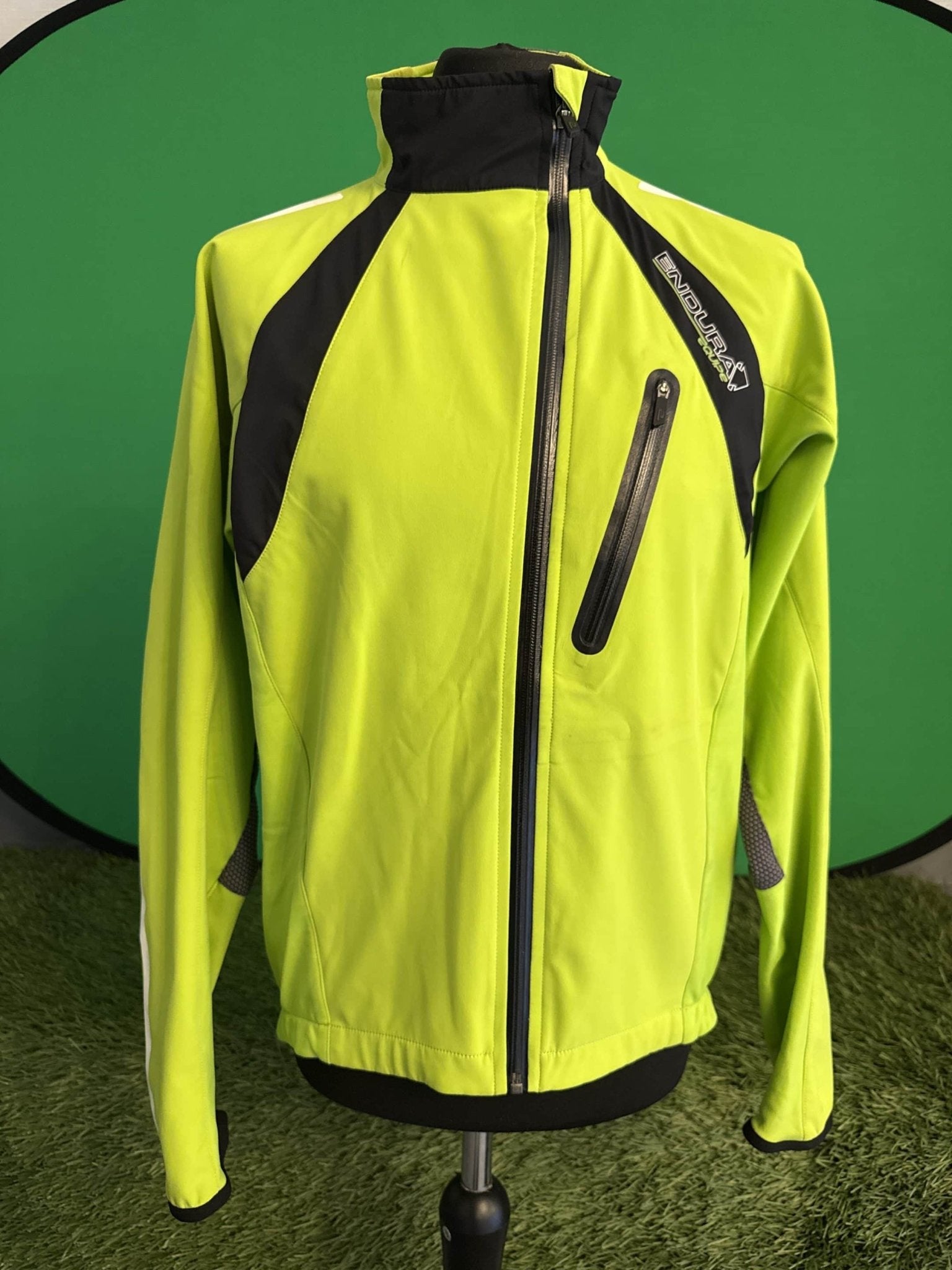 Endura Windproof Cycling Jacket - kitround Foxhills product