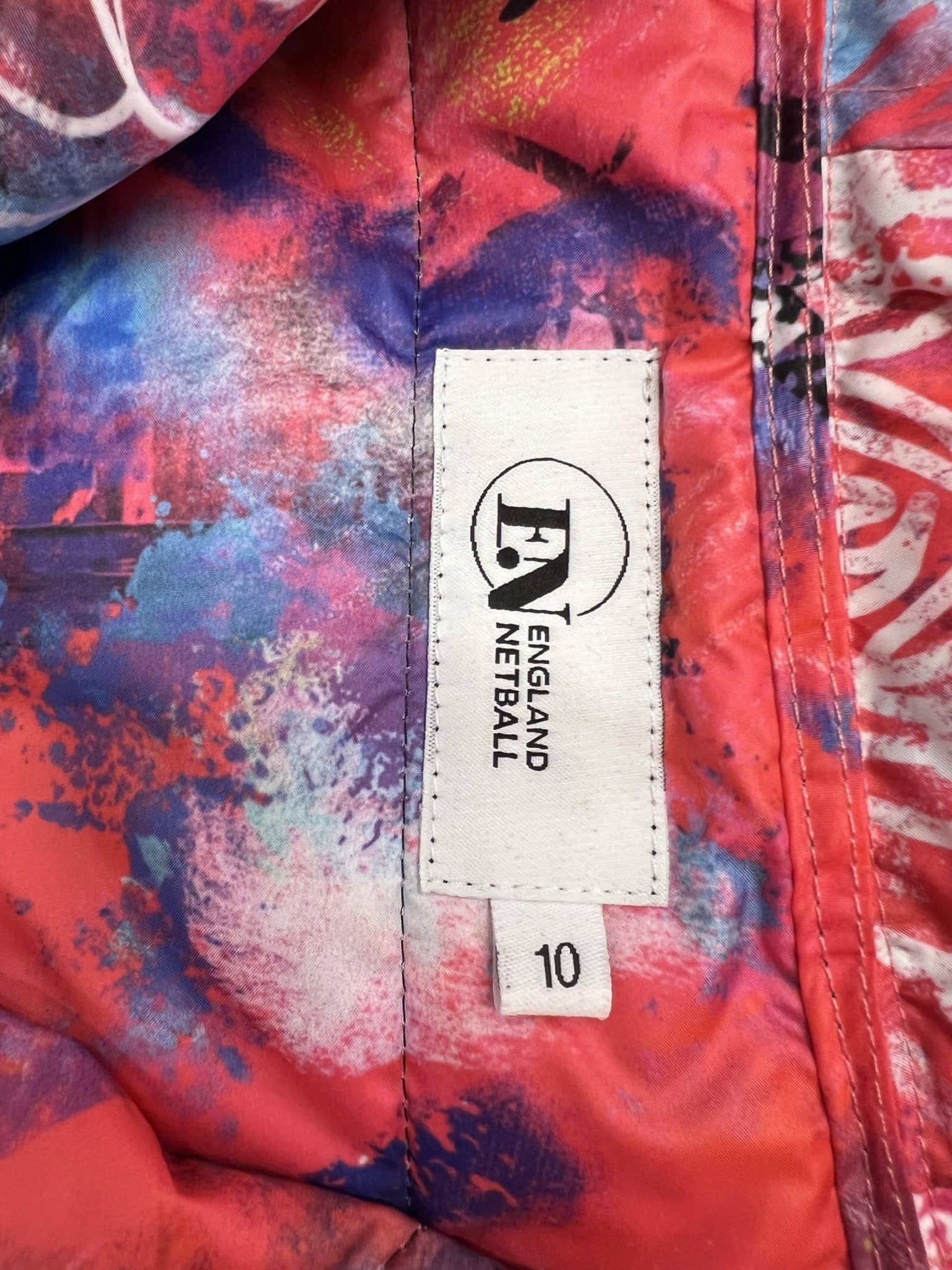 England Netball Graffiti Lined Quilted Jacket Size 10 - kitround England Netball product