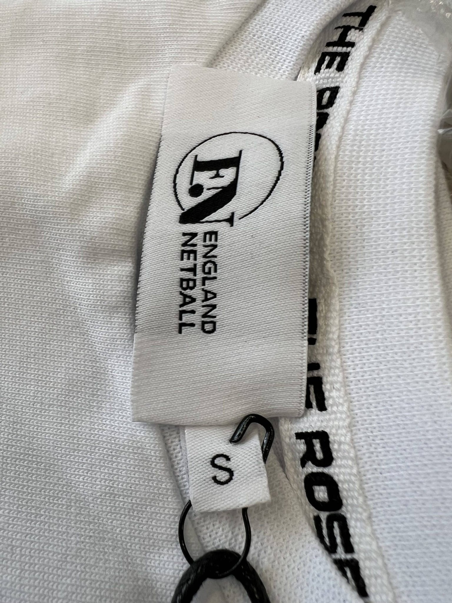 England Netball Graffiti Roses Supporter T-Shirt Kids Size S - kitround England Netball product