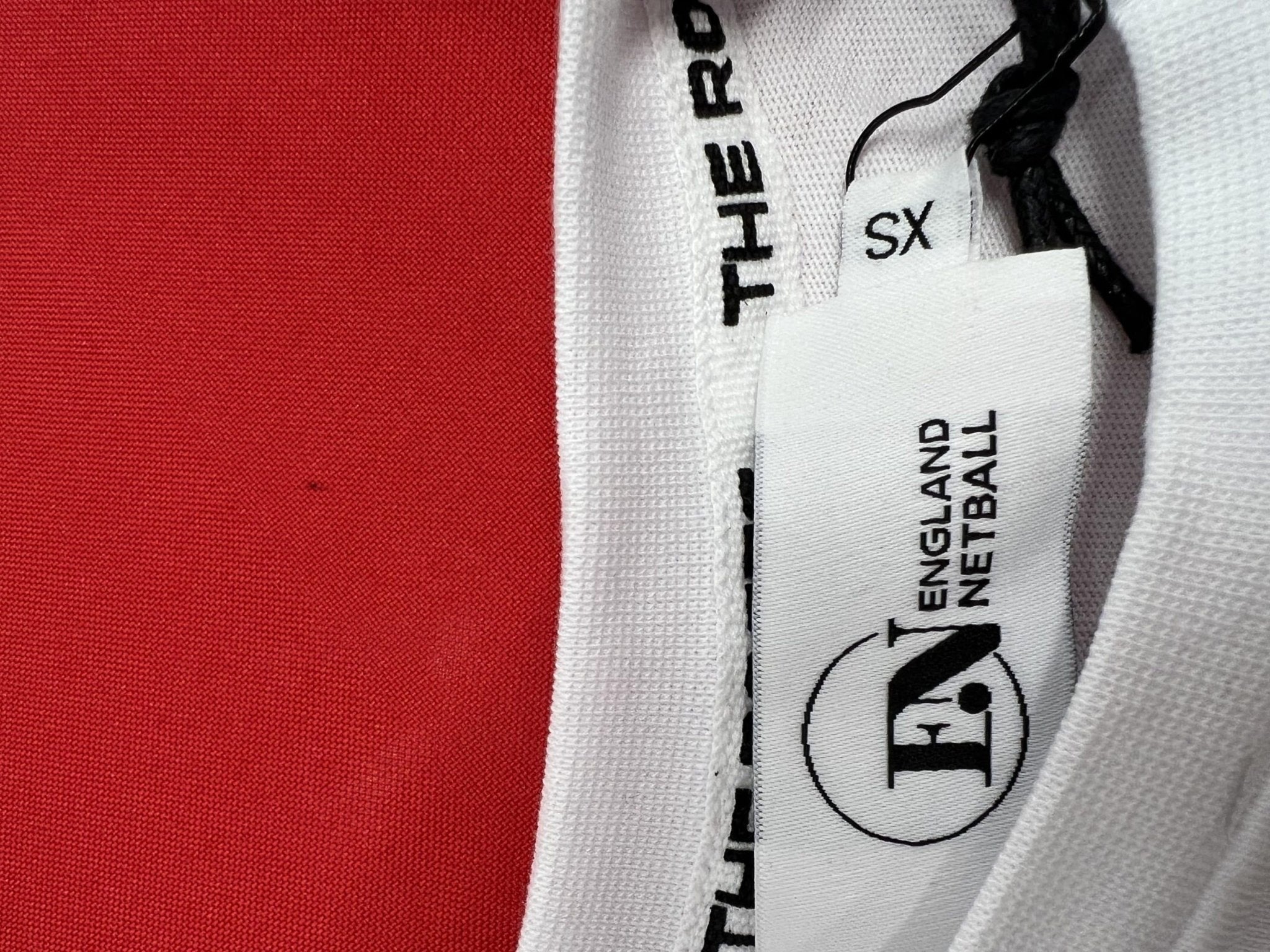 England Netball Graffiti Roses Supporter T-Shirt Kids Size XS - kitround England Netball product