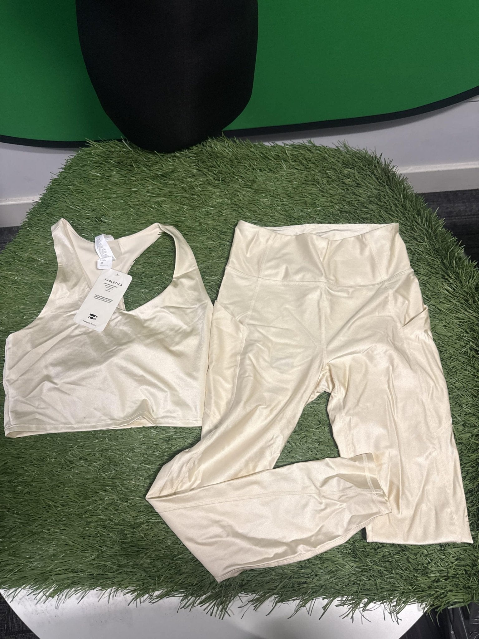 Fabletics Women's Activewear Set - kitround kitround product