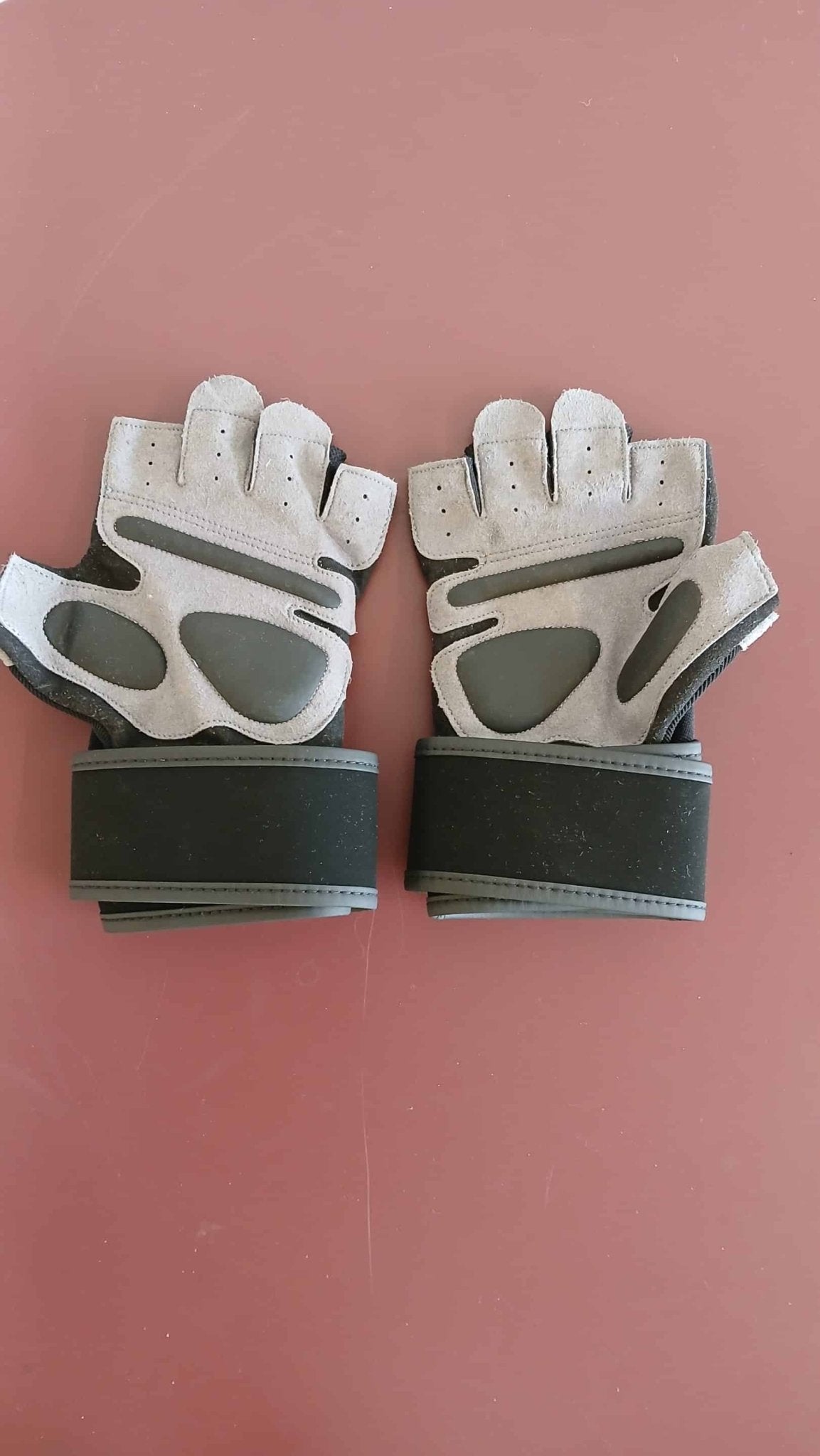 Gymshark Fitness Gloves - kitround kitround product