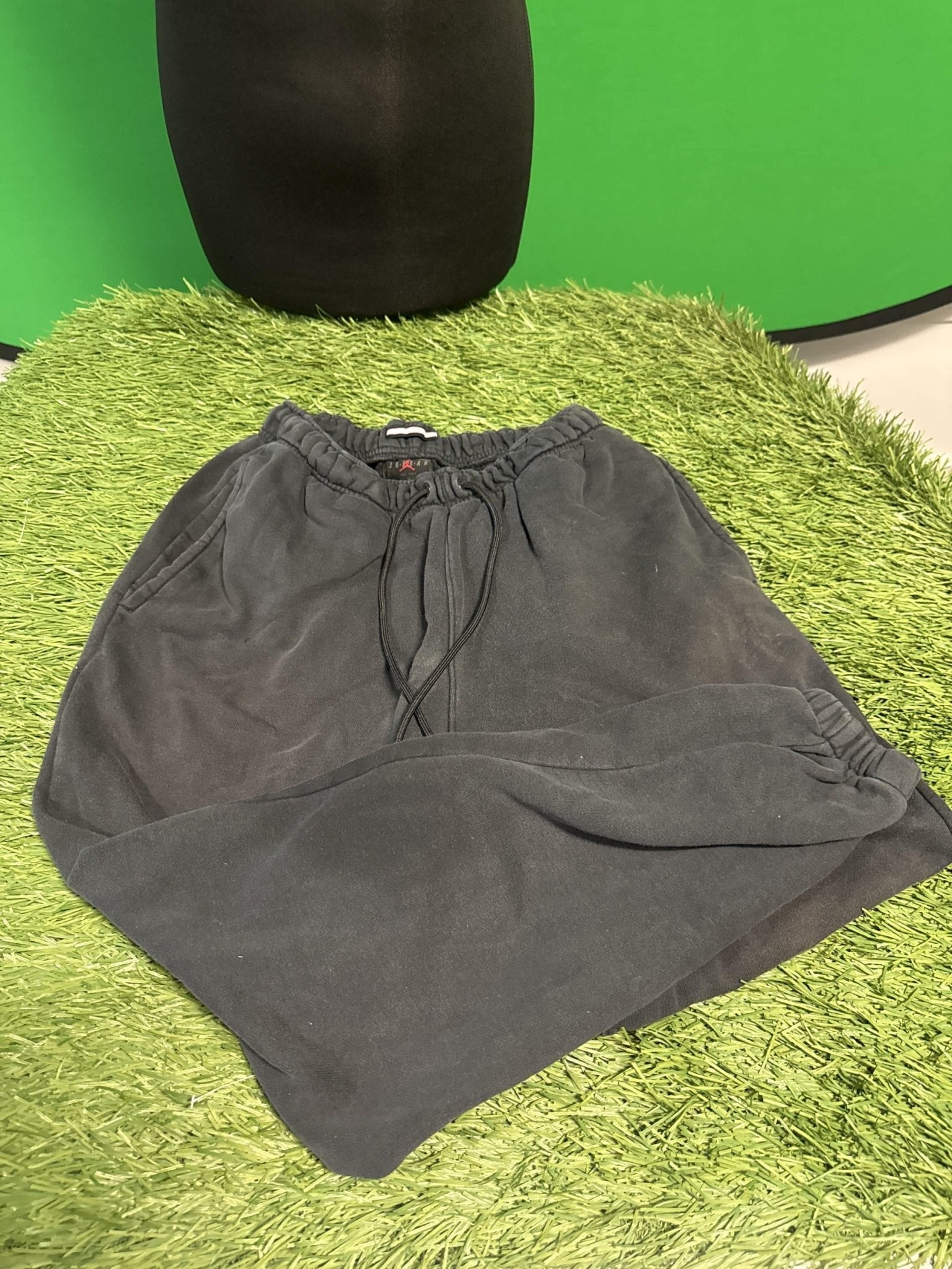 Jordan Black Tracksuit Bottoms - kitround kitround product