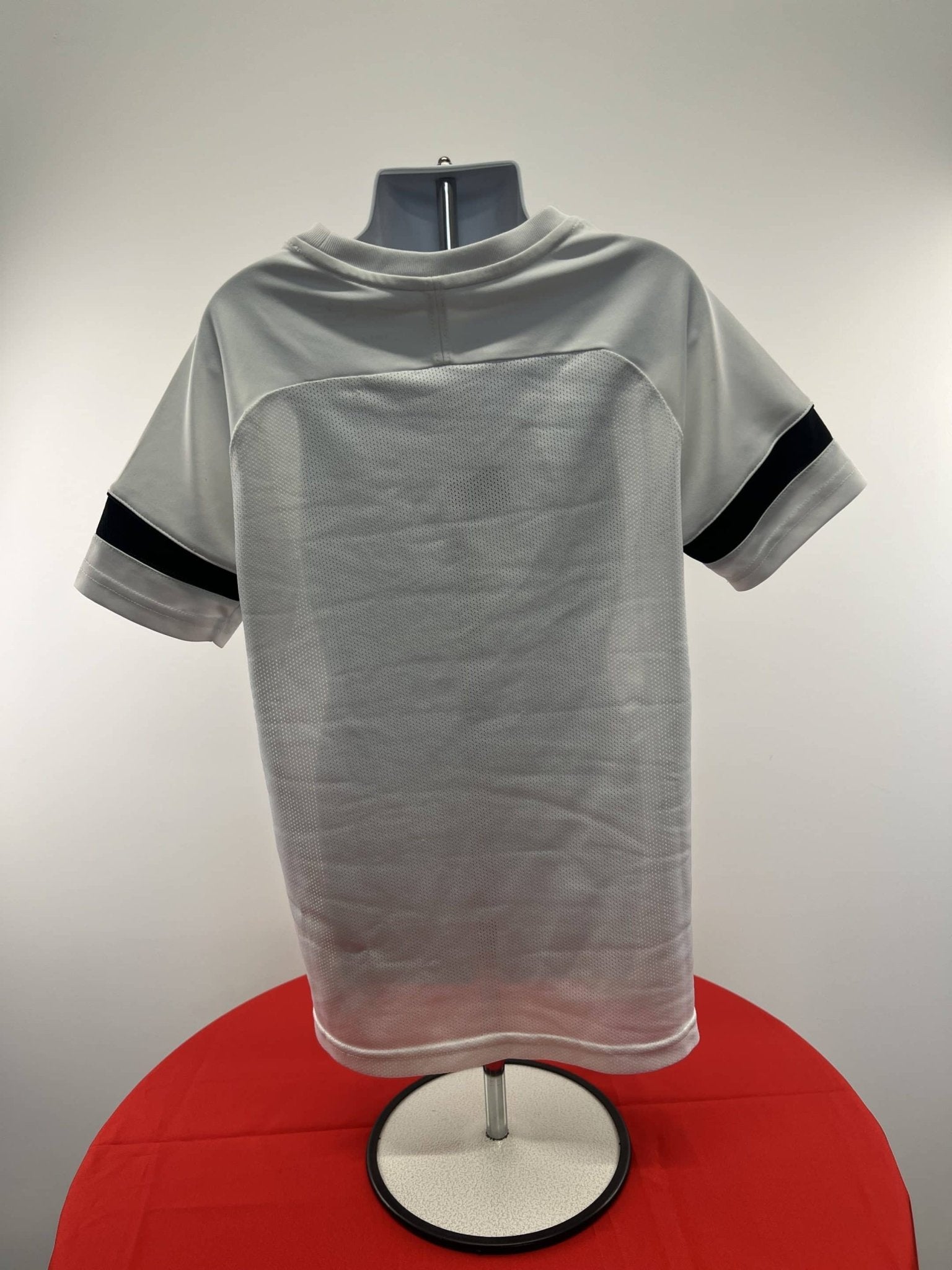 Kid's Nike Football Shirt Size M 137 - 147cm - kitround kitround product