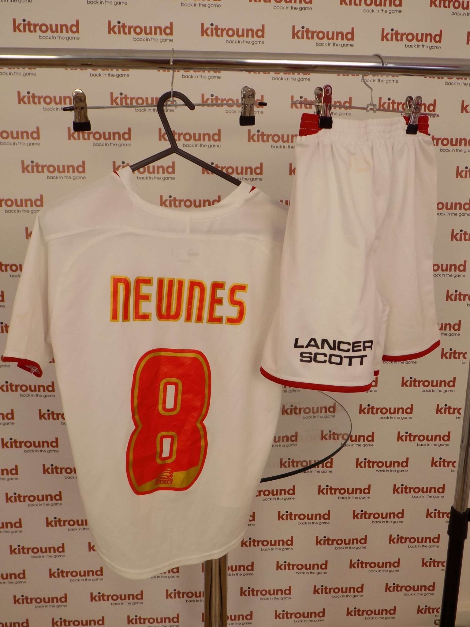 Kids Signed Bristol City FC Football Kit - kitround kitround product