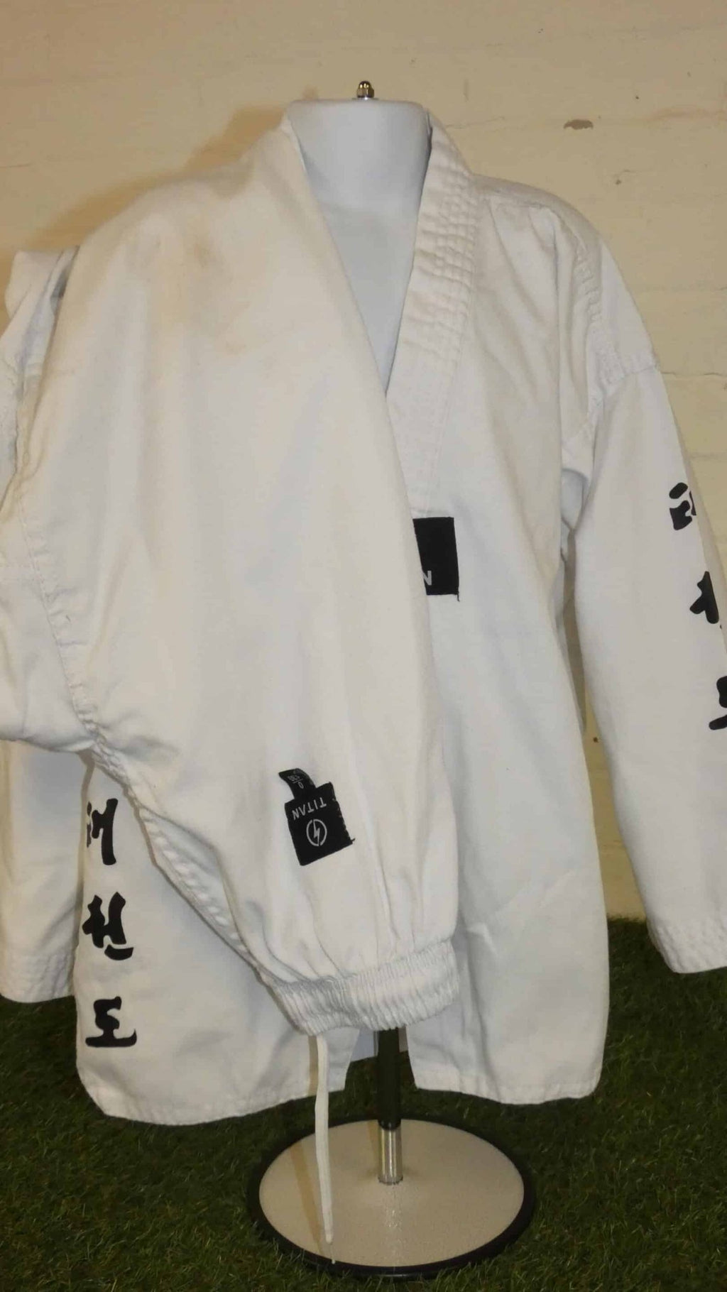 Kids Titan Martial Arts Top & Trousers - kitround kitround product