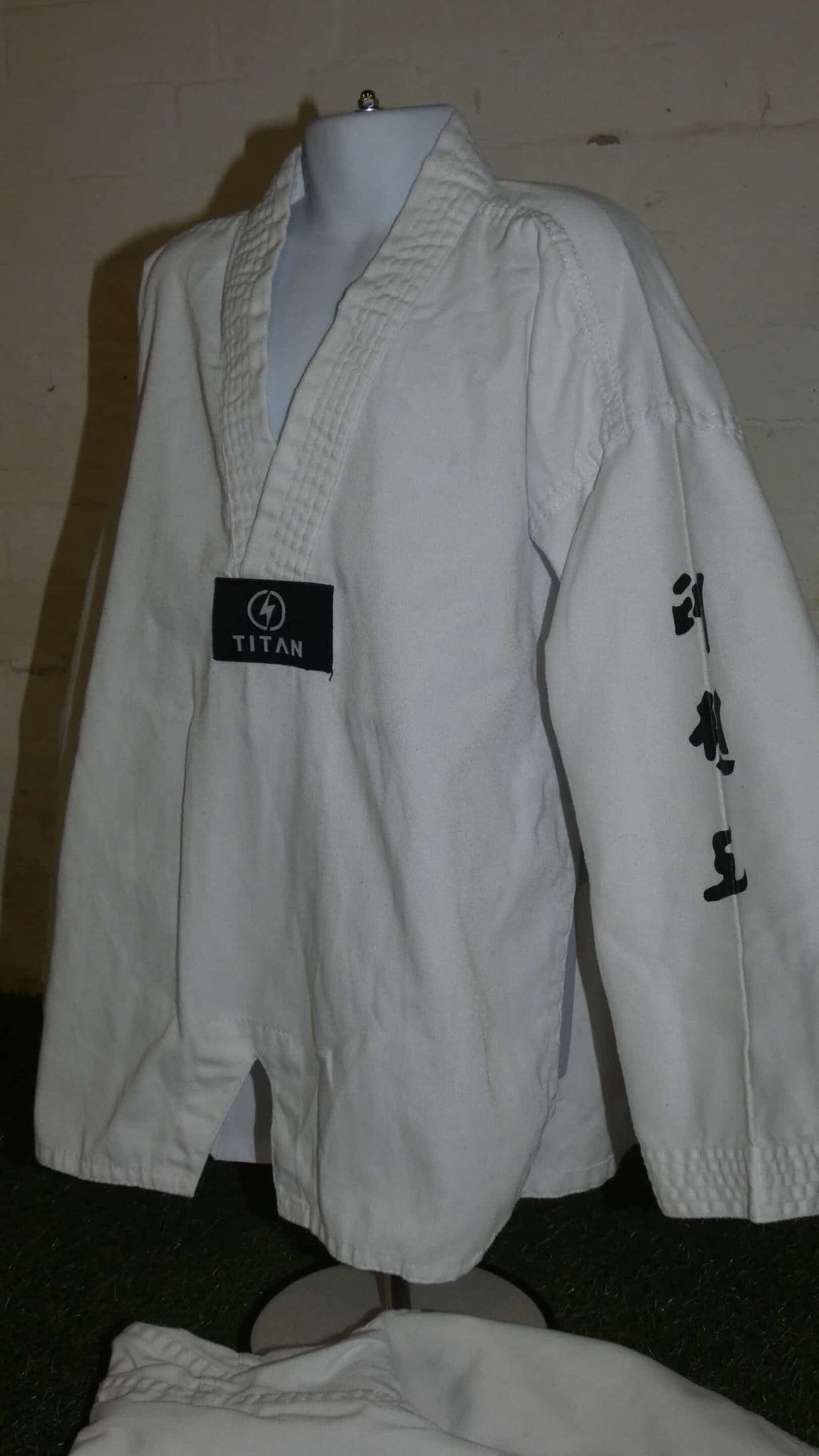 Kids Titan Martial Arts Top & Trousers - kitround kitround product