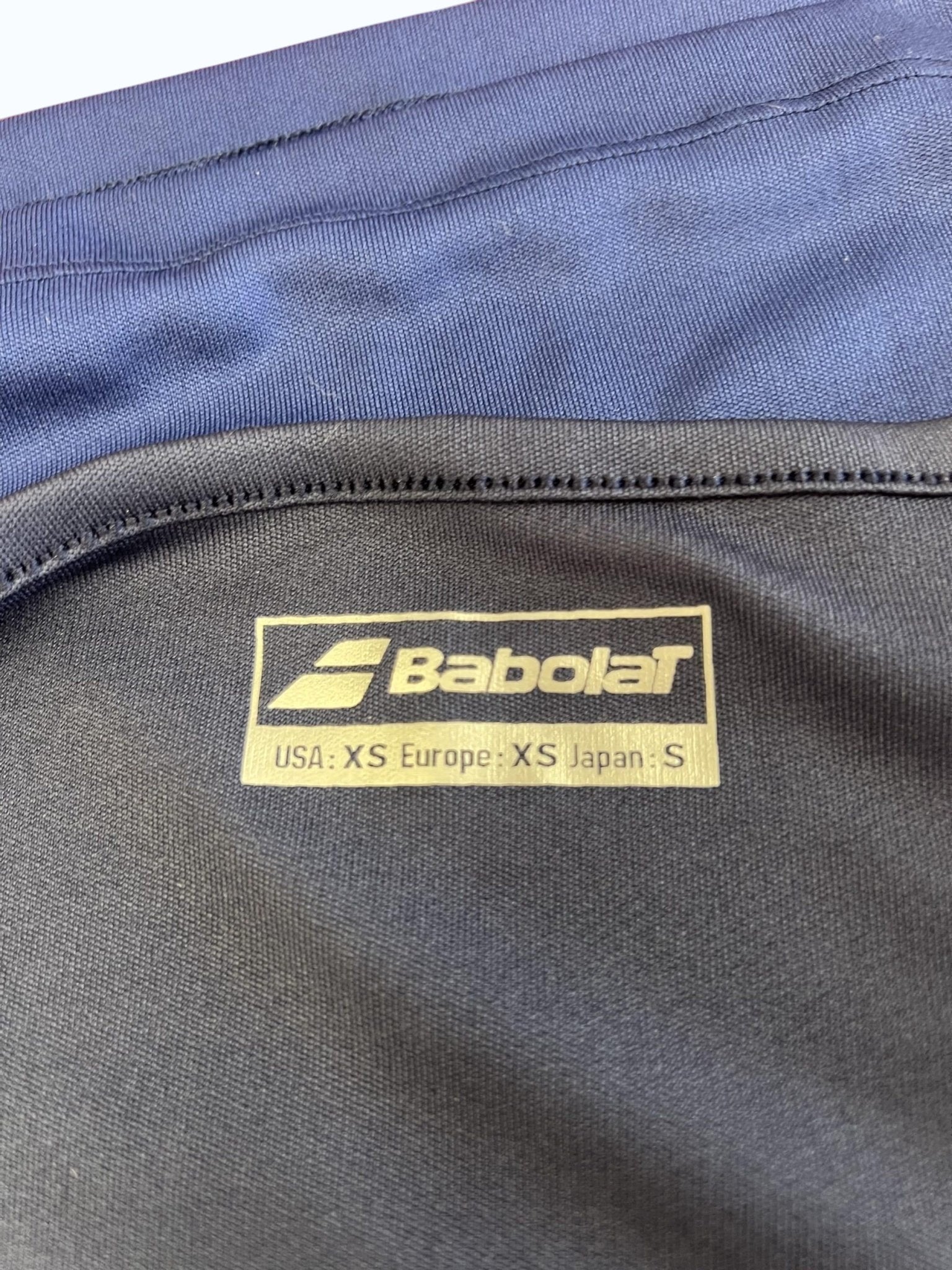 kitround Women's Babolat black and dark blue tennis t-shirt, size XS, ideal for sports or casual wear.