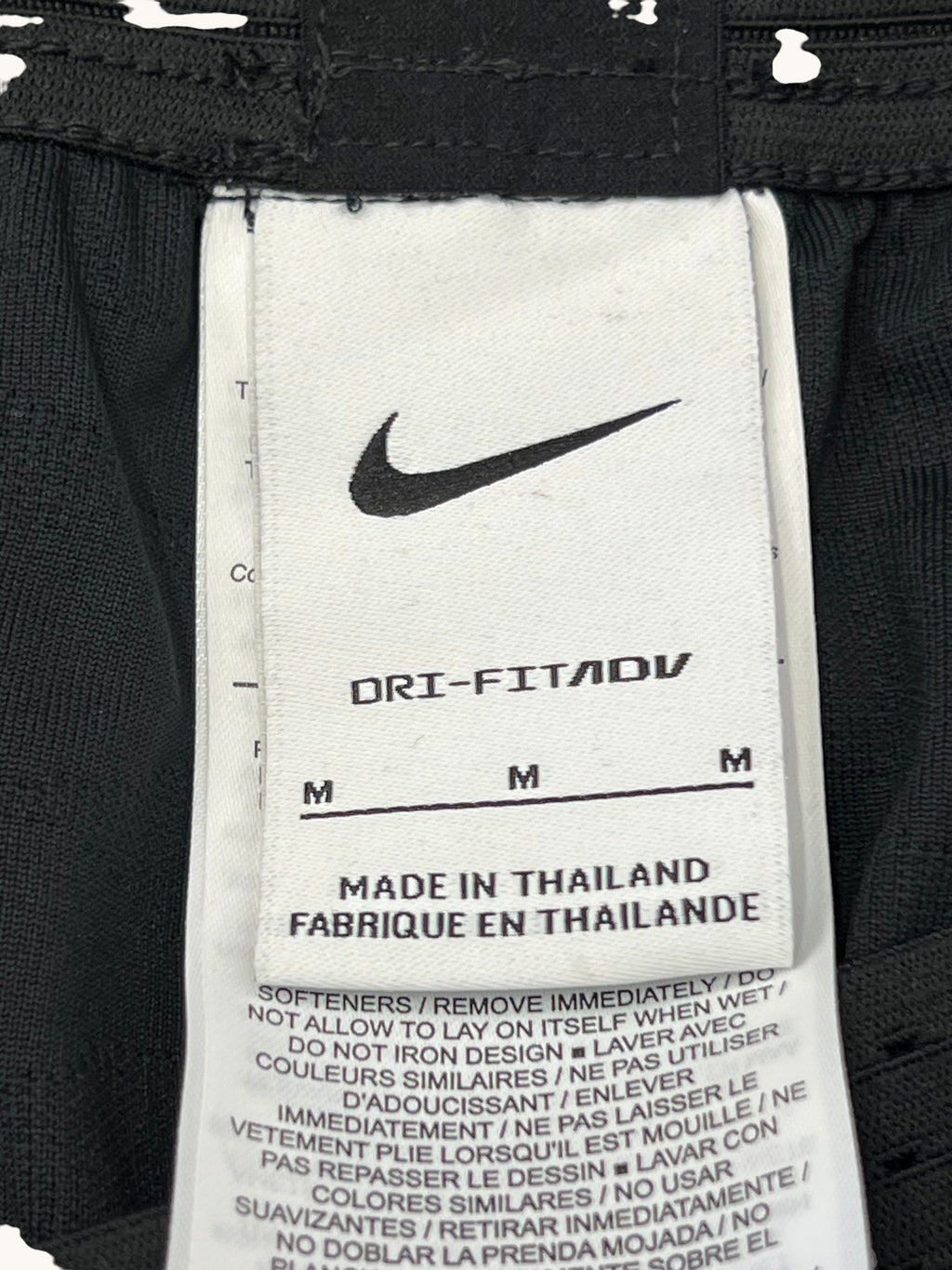 kitround Liverpool FC Nike Dri Fit shorts in black, size M. Squad worn with potential player initials or numbers.