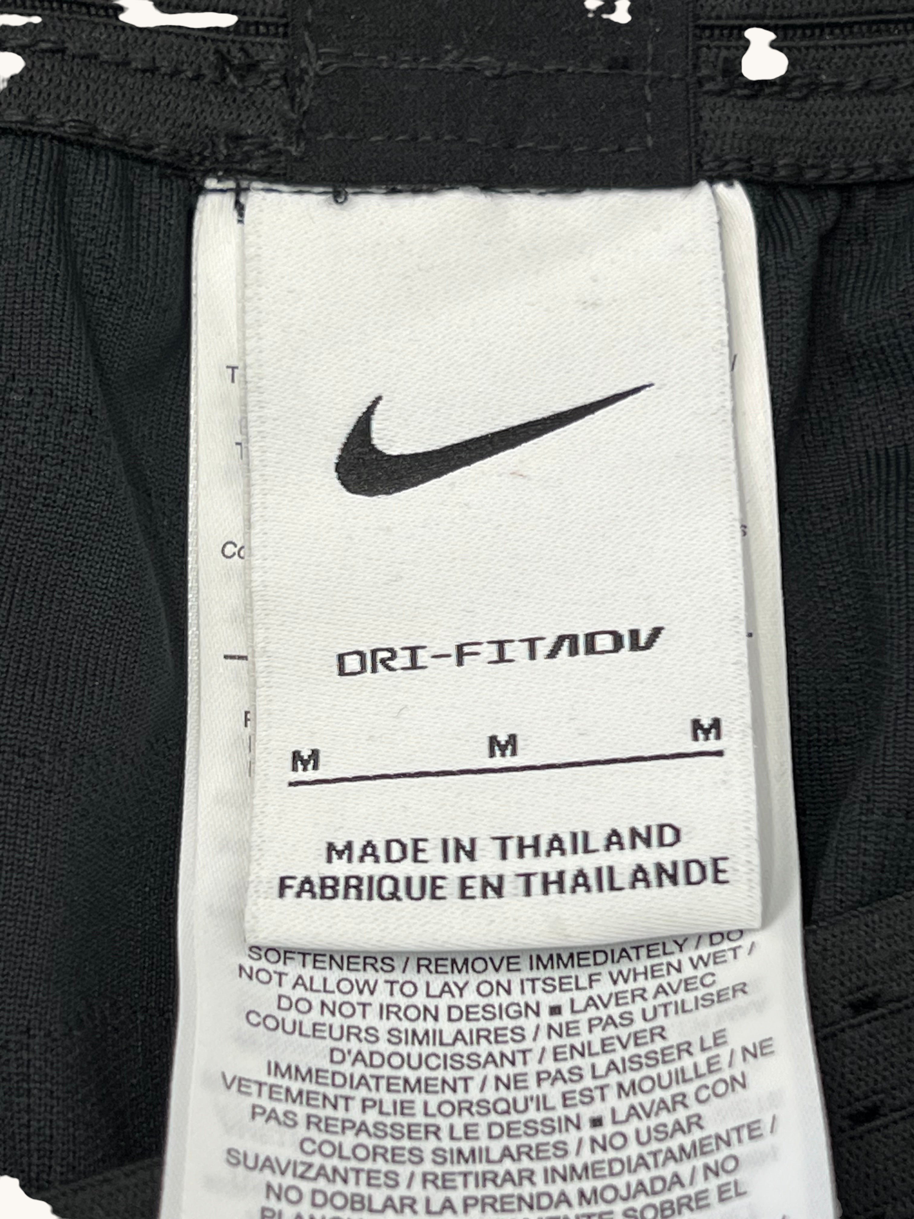 kitround Liverpool FC Nike Dri Fit shorts in black, size M. Squad worn with potential player initials or numbers.