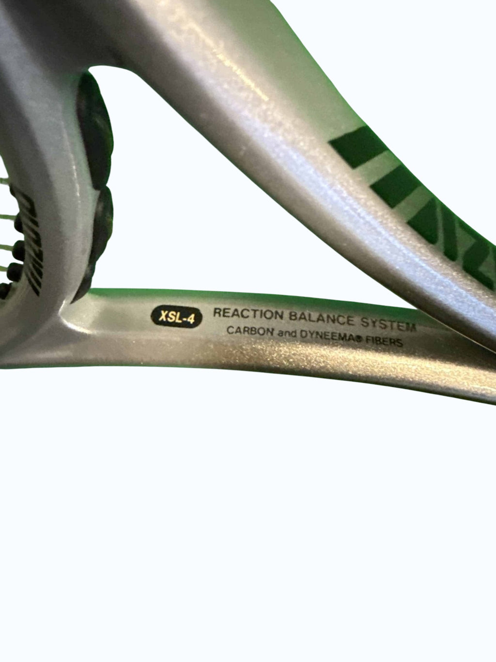 kitround Mizuno Oversize Tennis Racket with XSL-4 Reaction Balance System, made of Carbon and Dynema Fibers.