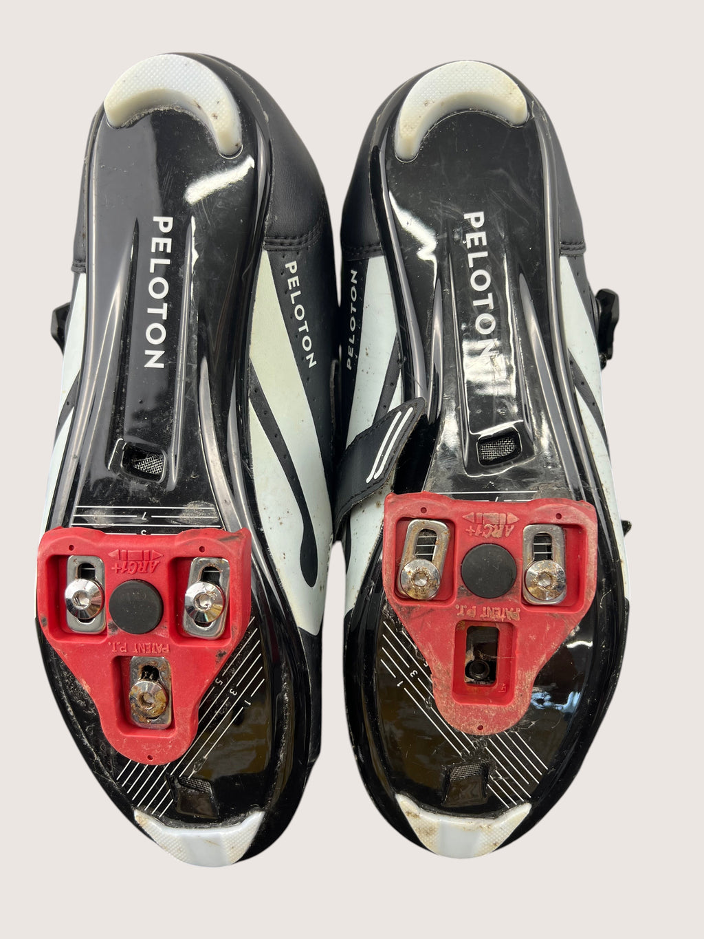 kitround Peloton men's black cycling shoes with white accents and red cleat mounts, size 41/UK 7.
