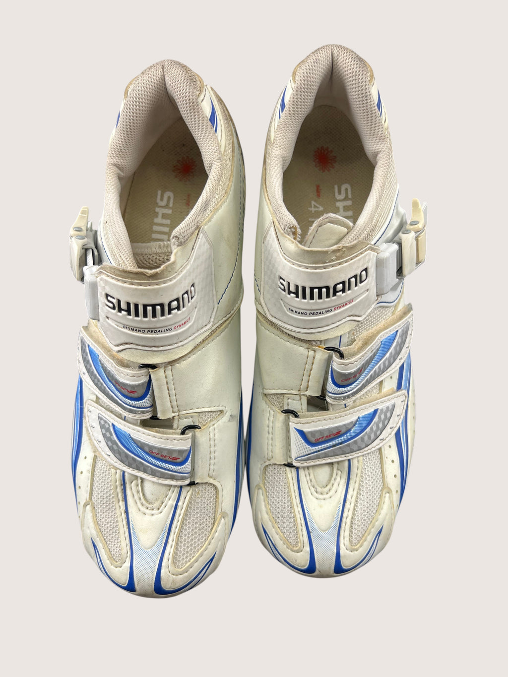 kitround Shimano WR61 women's white, blue, and beige cycling shoes with mesh and synthetic leather, ratchet buckle, and velcro straps.