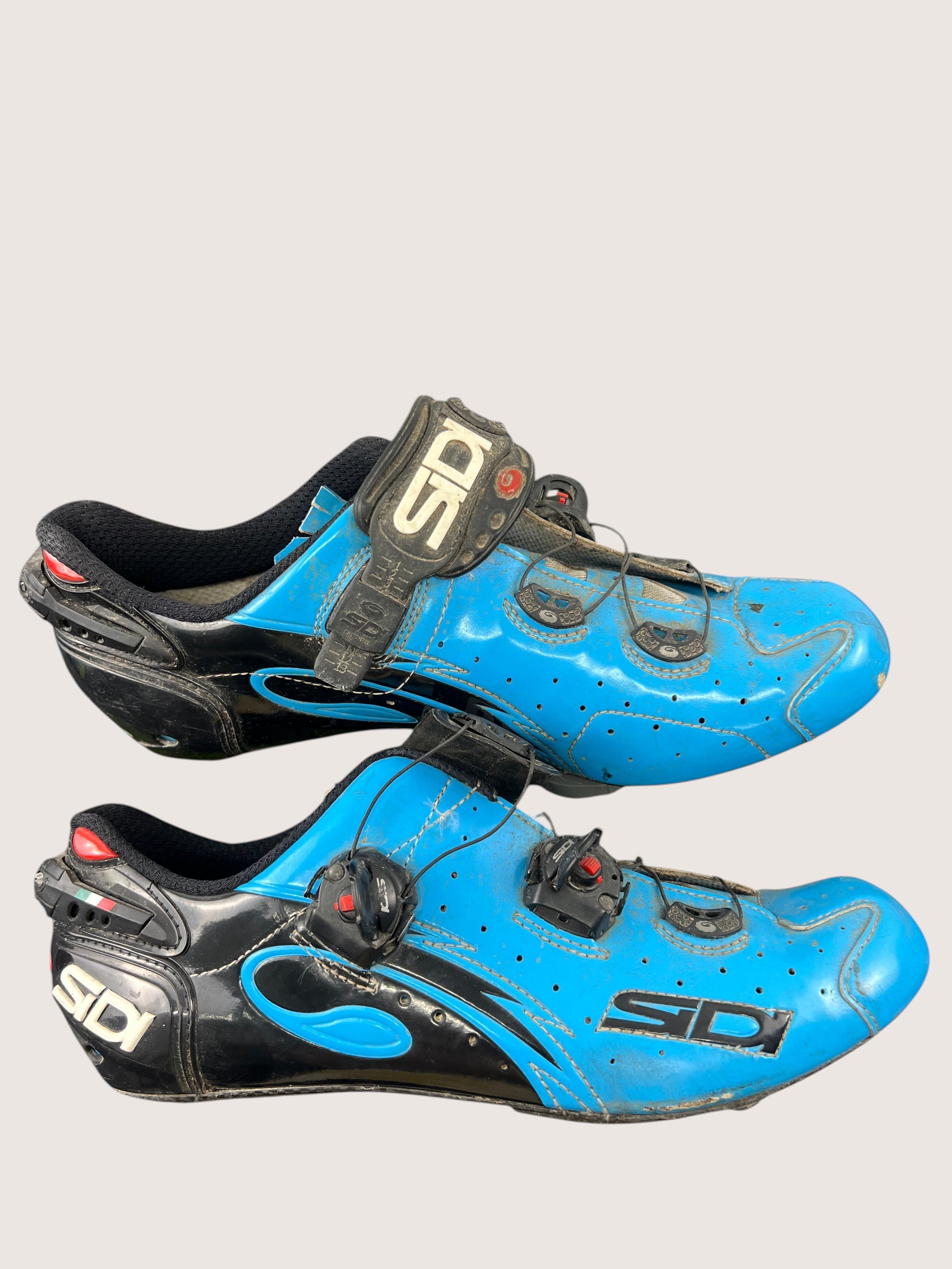 kitround Sidi Vent Carbon cycling shoes in blue with black accents, featuring carbon sole and dial closure. UK size 9.