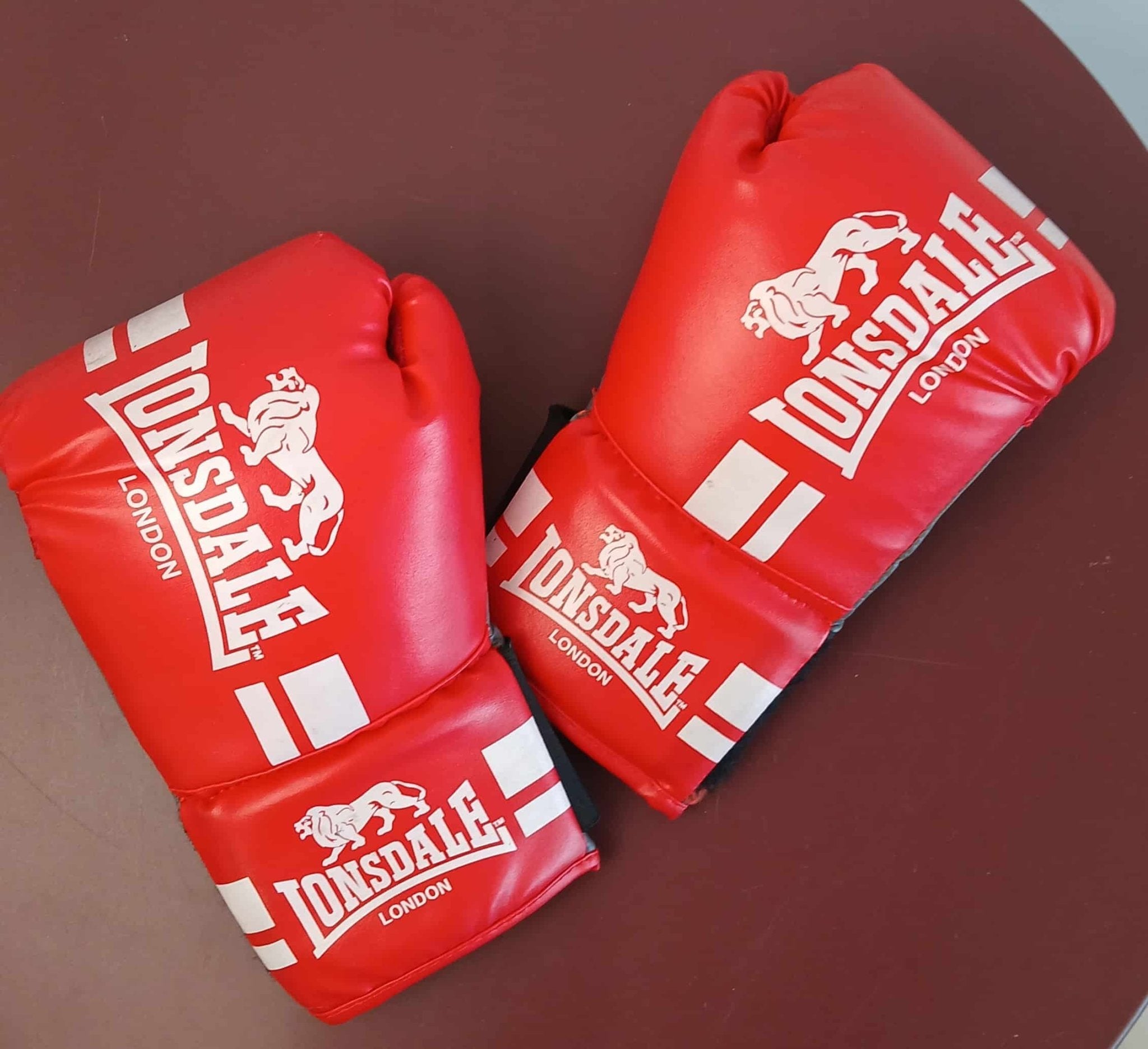 Lonsdale Boxing Gloves Red - kitround kitround product