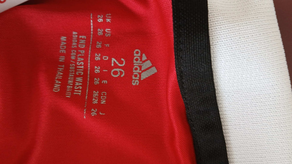 Manchester United Football Shirt with 'Mount' and Number 7 on Reverse - kitround kitround product