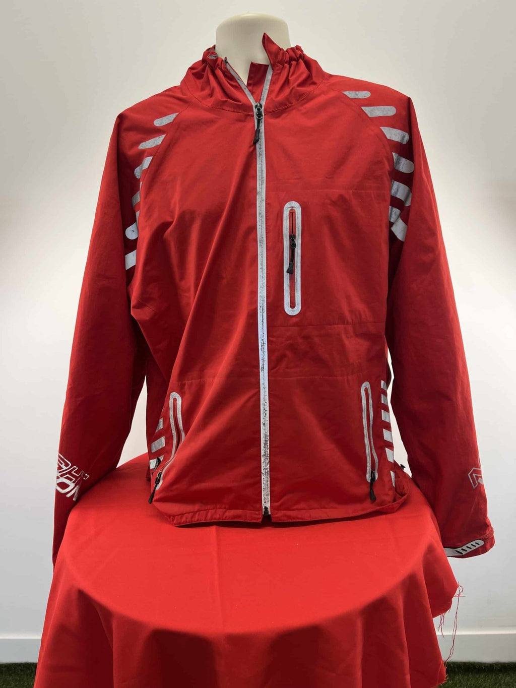 Men's Altura Red Running Jacket with Reflective Stripes - kitround kitround product