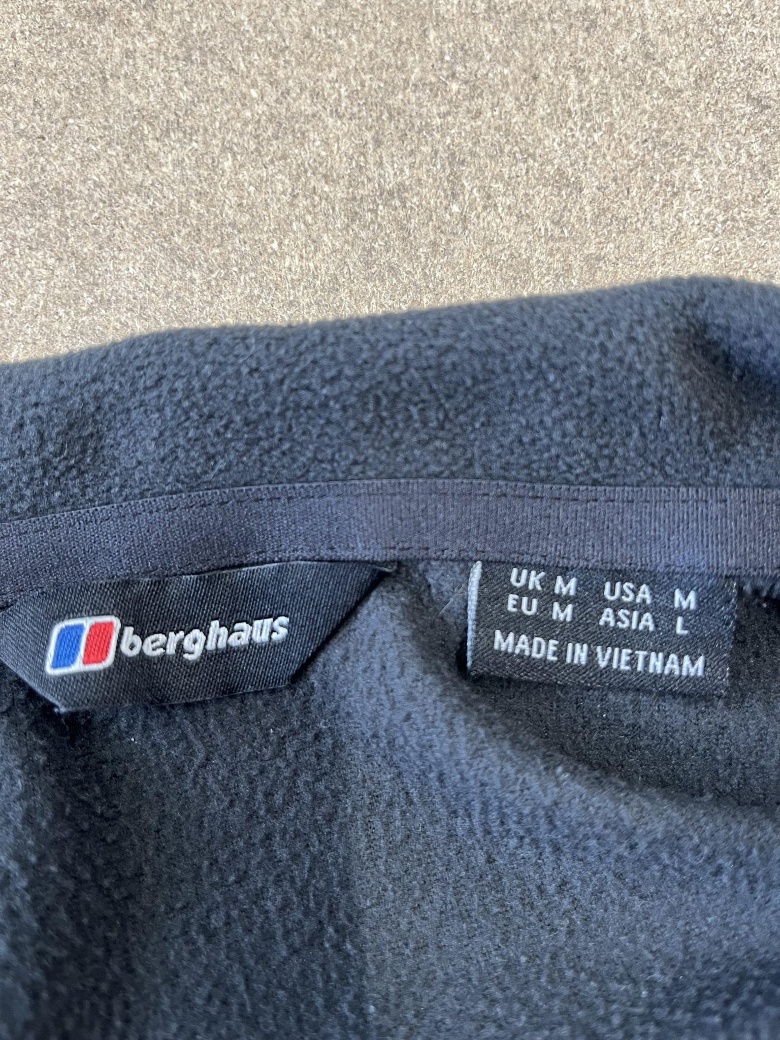 Men’s Berghaus Grey Long - Sleeve Fleece Jacket - kitround kitround product