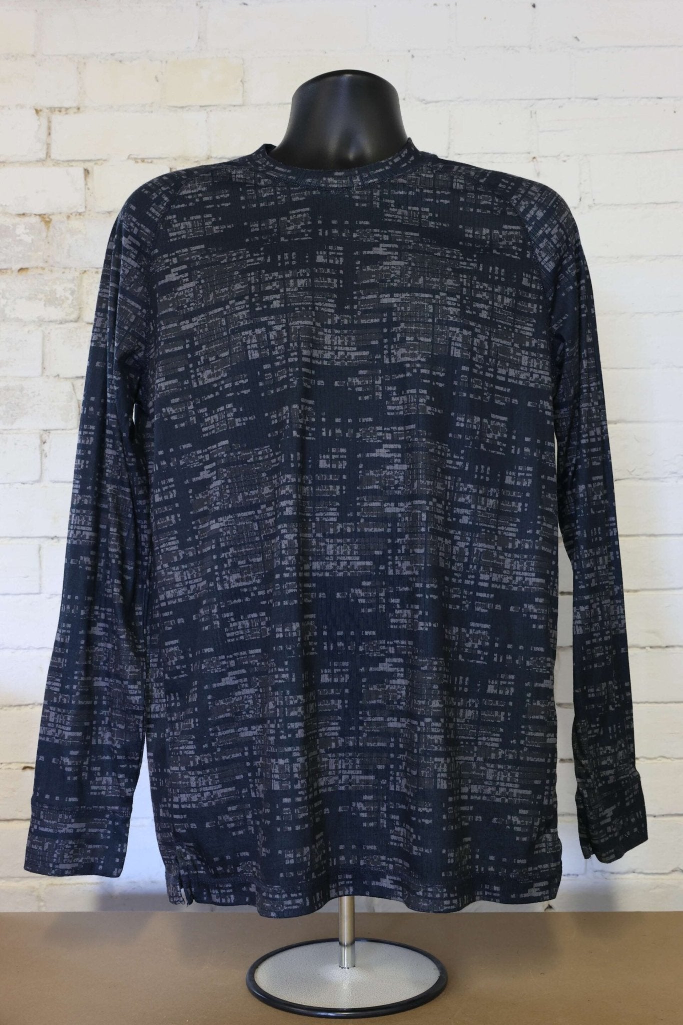 Men's Long - Sleeved Mountain Warehouse Top - kitround kitround product