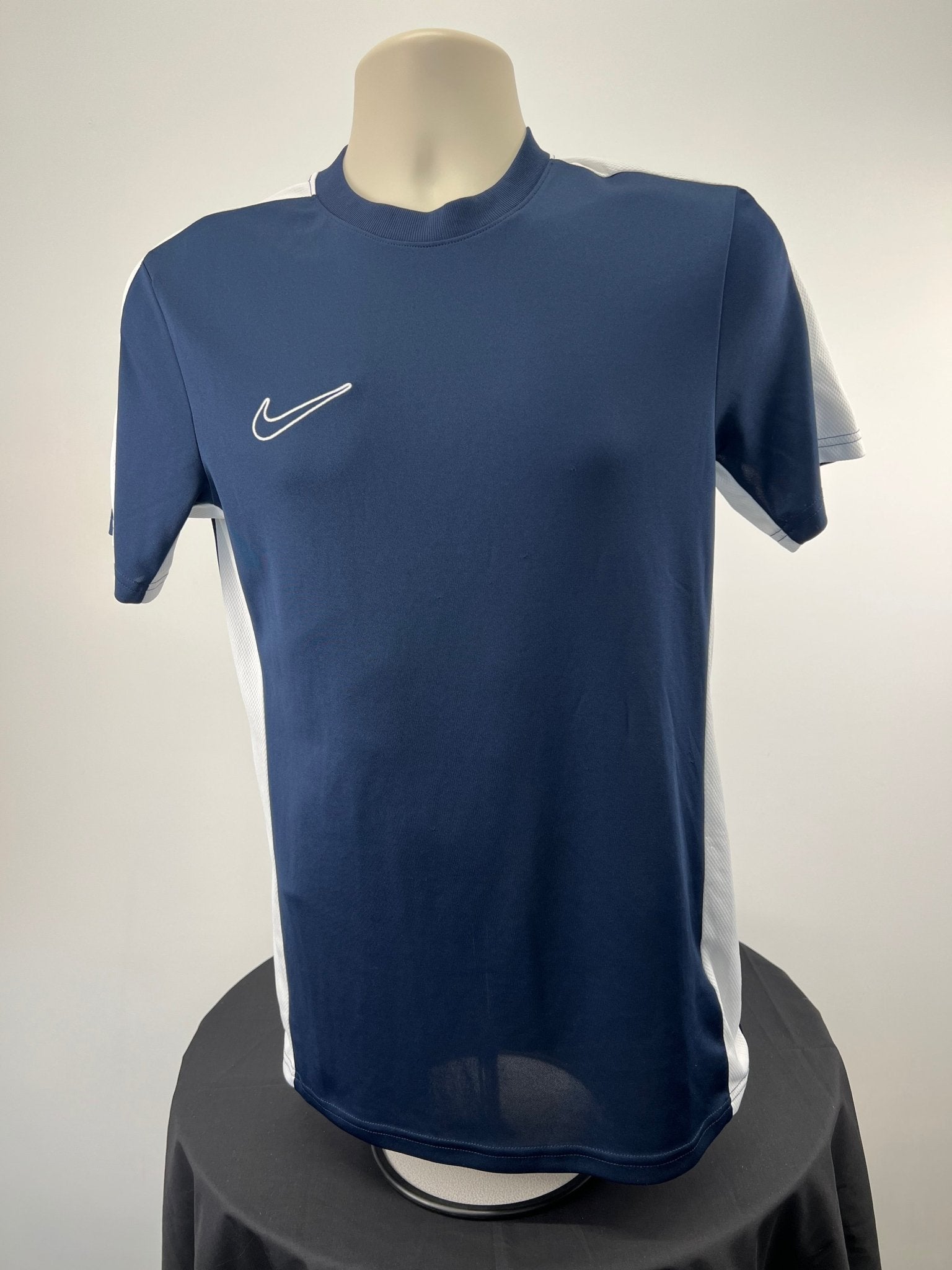 Front view of navy and white Nike Dri-FIT slim fit t-shirt size small