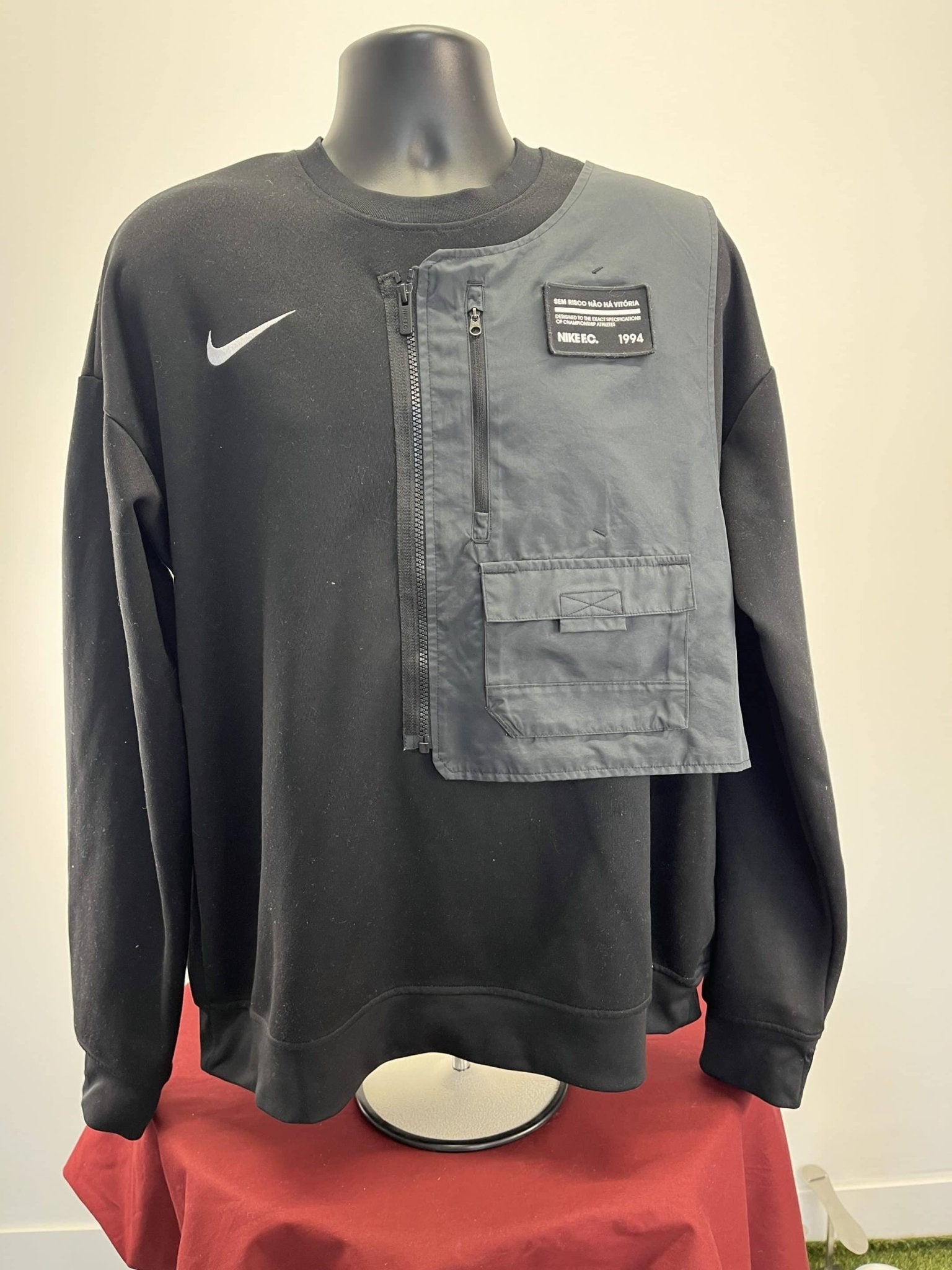 Men’s Nike Sem Risco Nao Ha Vitoria Sweatshirt - kitround kitround product