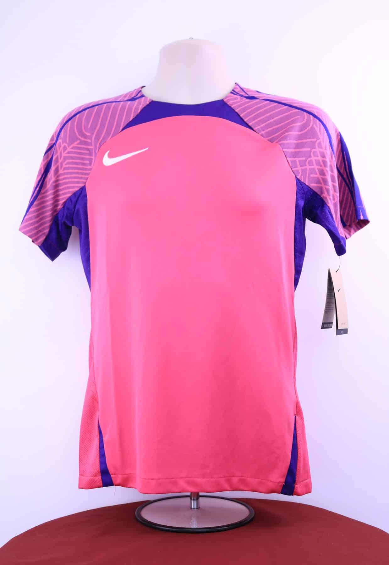Men's Nike Slim Fit T-Shirt/Football Top - kitround Youth Sport Trust product