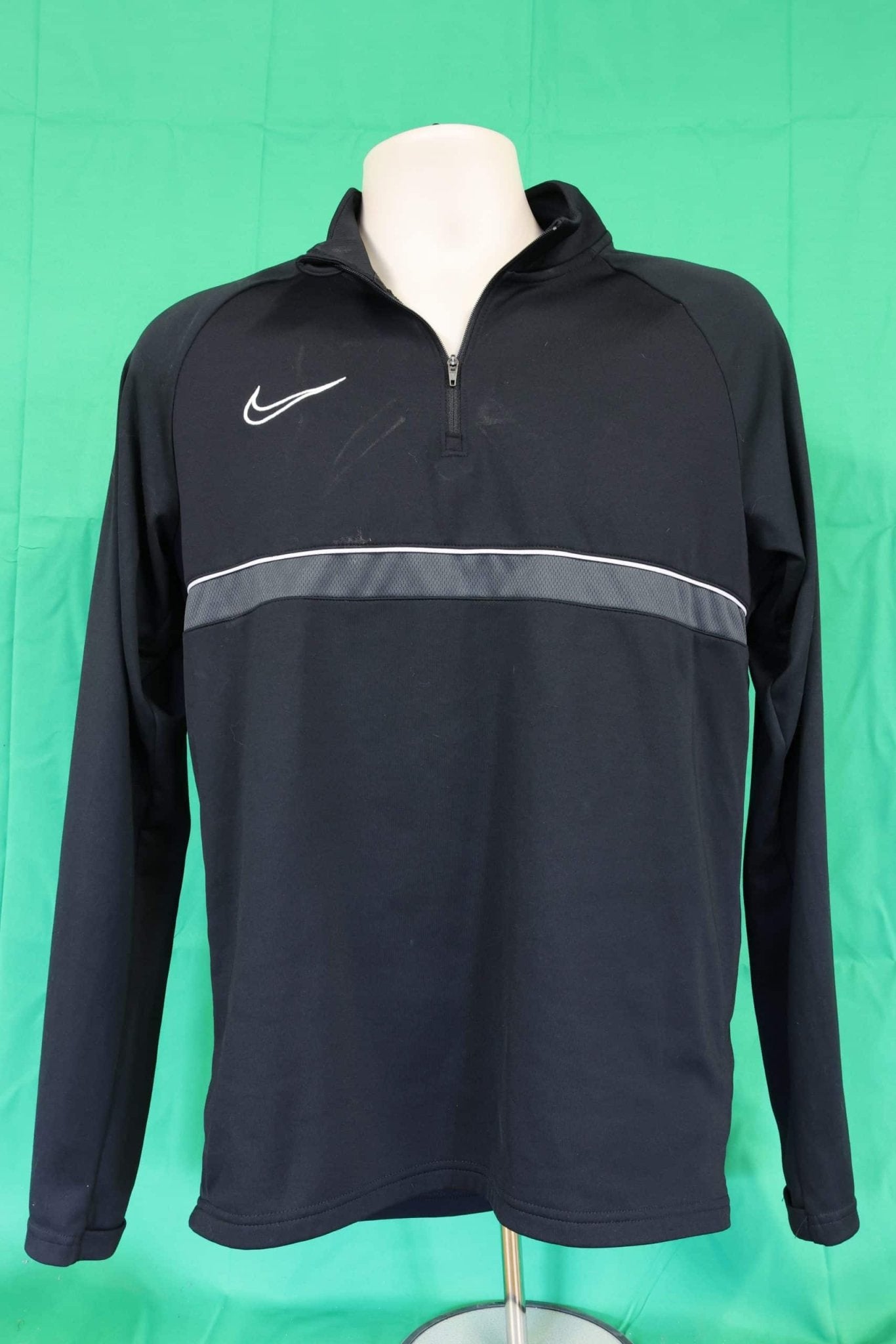 Men's Pair of Nike Dri - Fit Tops - kitround kitround product