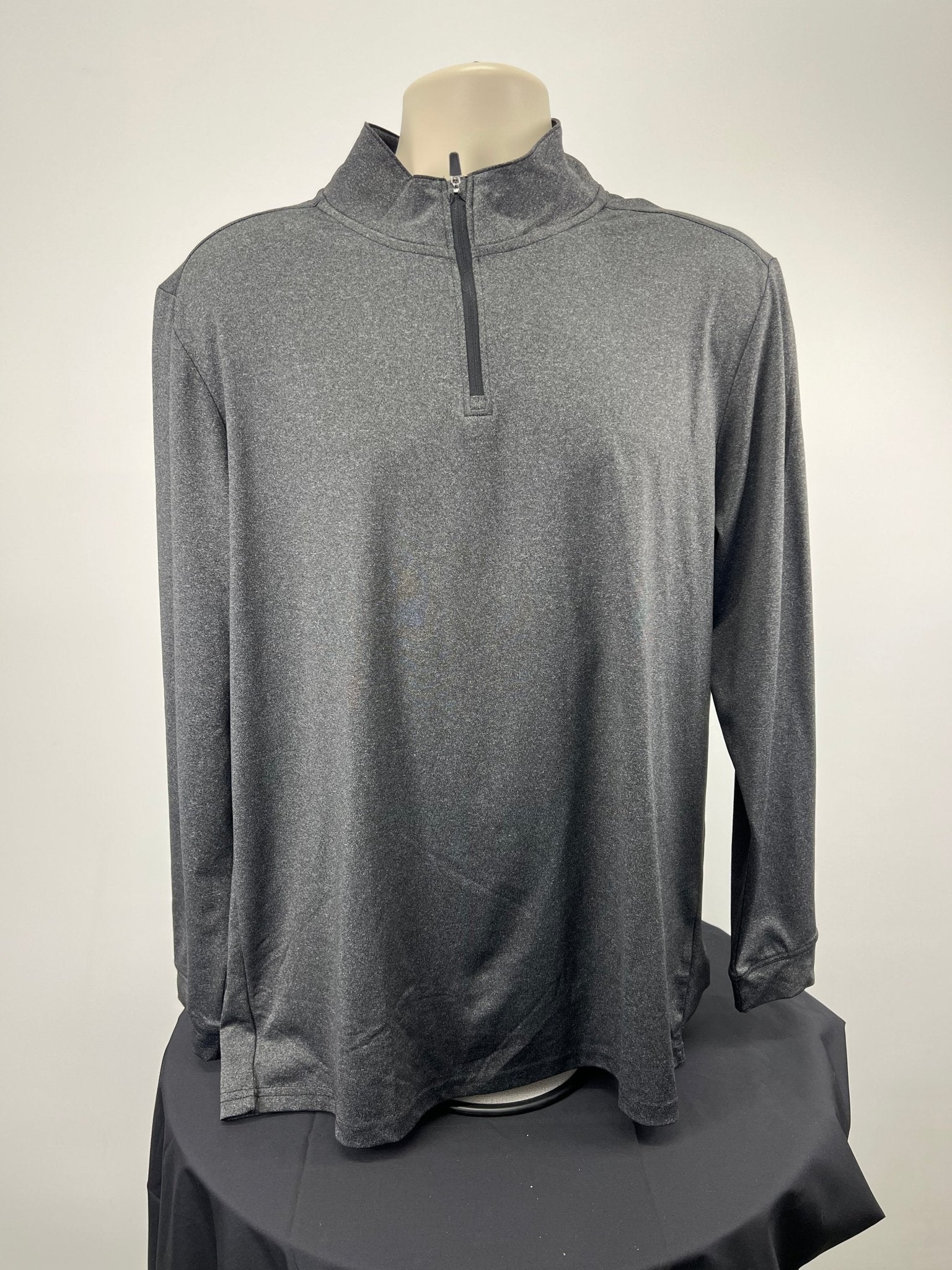 Front view of a grey Slazenger 1/4 zip top in large size