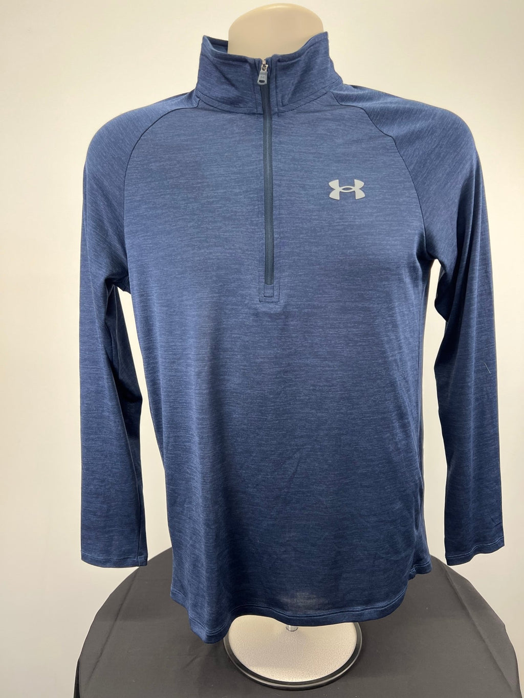 Front view of men's dark blue Under Armour 1/2 zip loose fit top size S
