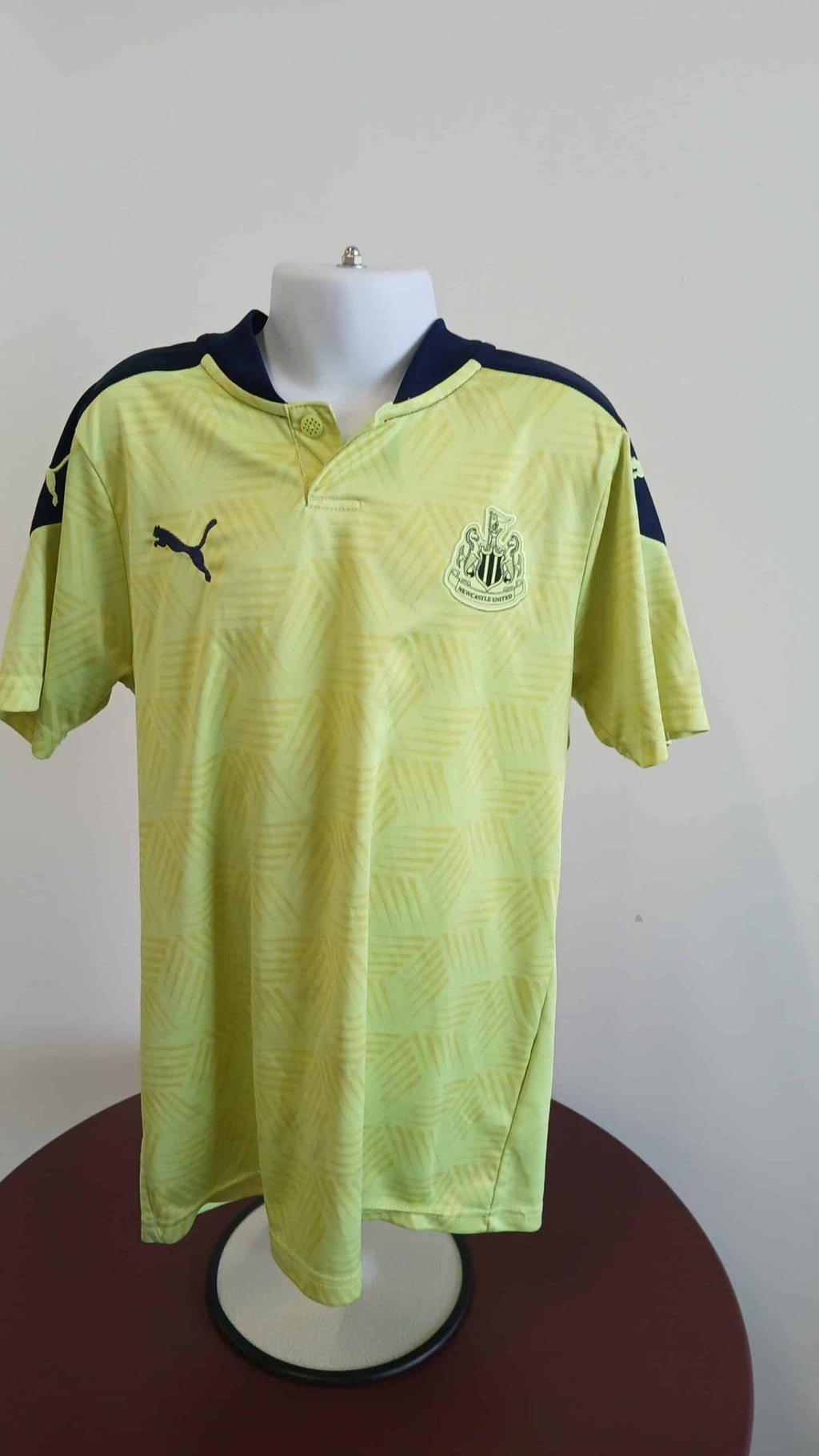 Newcastle United Puma Football Shirt - kitround kitround product