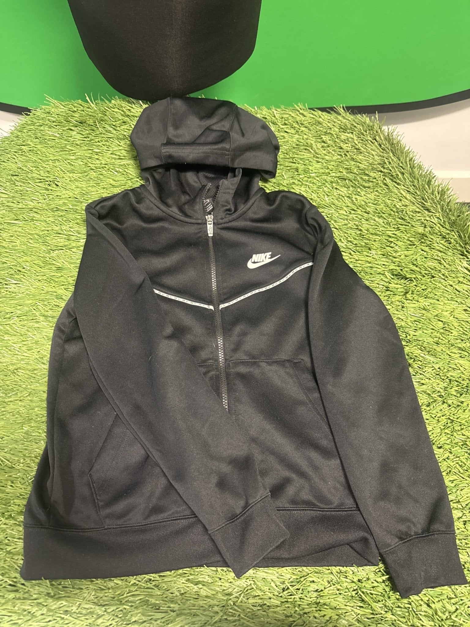 Nike Black Hoodie - kitround kitround product