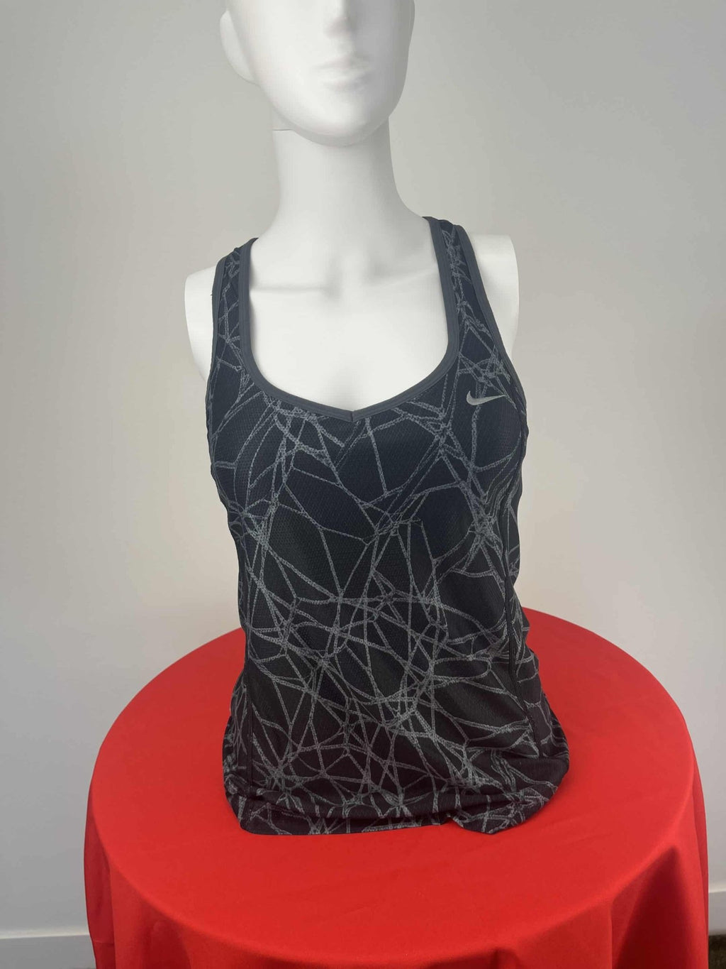 Nike Black Patterned Sports Tank Top - kitround kitround product